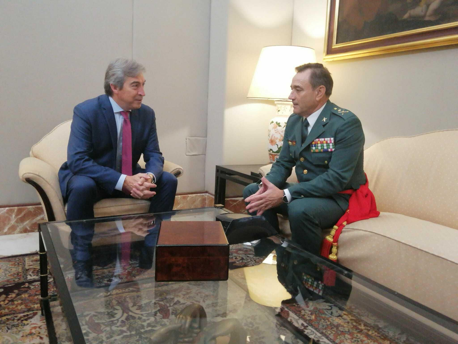 Lucrecio Fernández y Alfonso Rodríguez despachan este lunes en la Delegación del Gobierno.