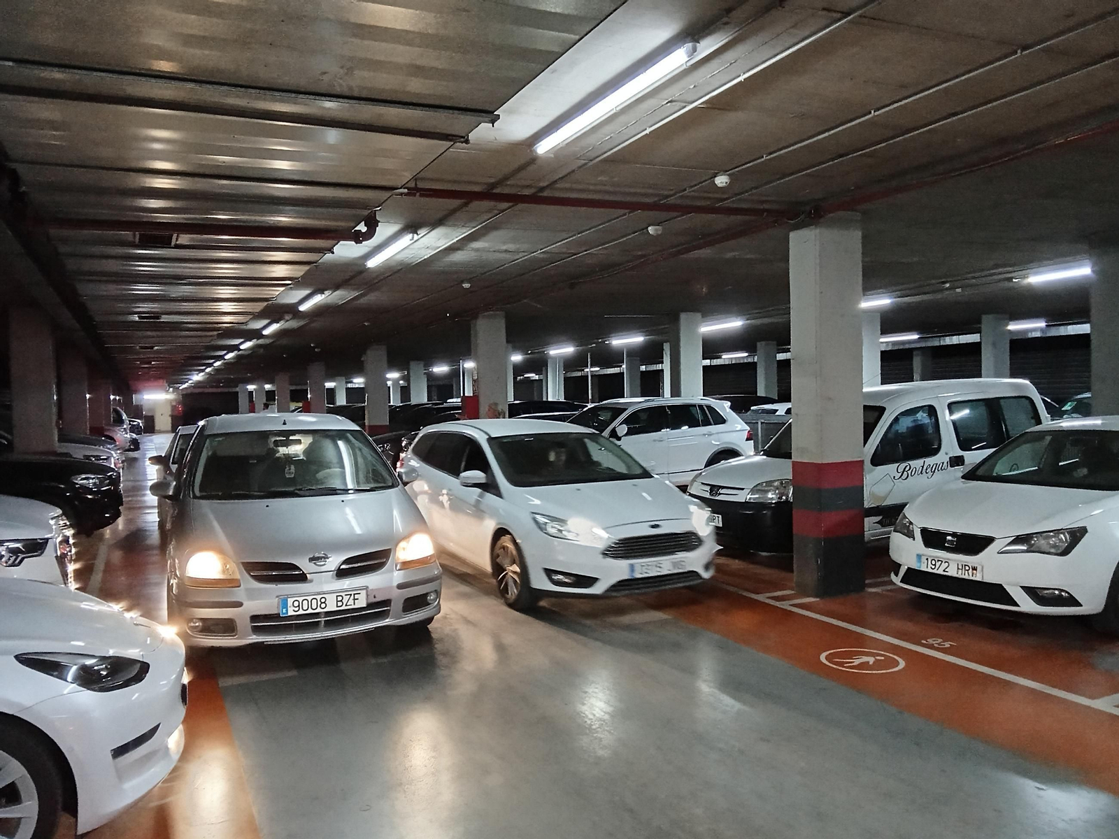 Imagen del interior del aparcamiento de la Plaza Nueva en Lucena