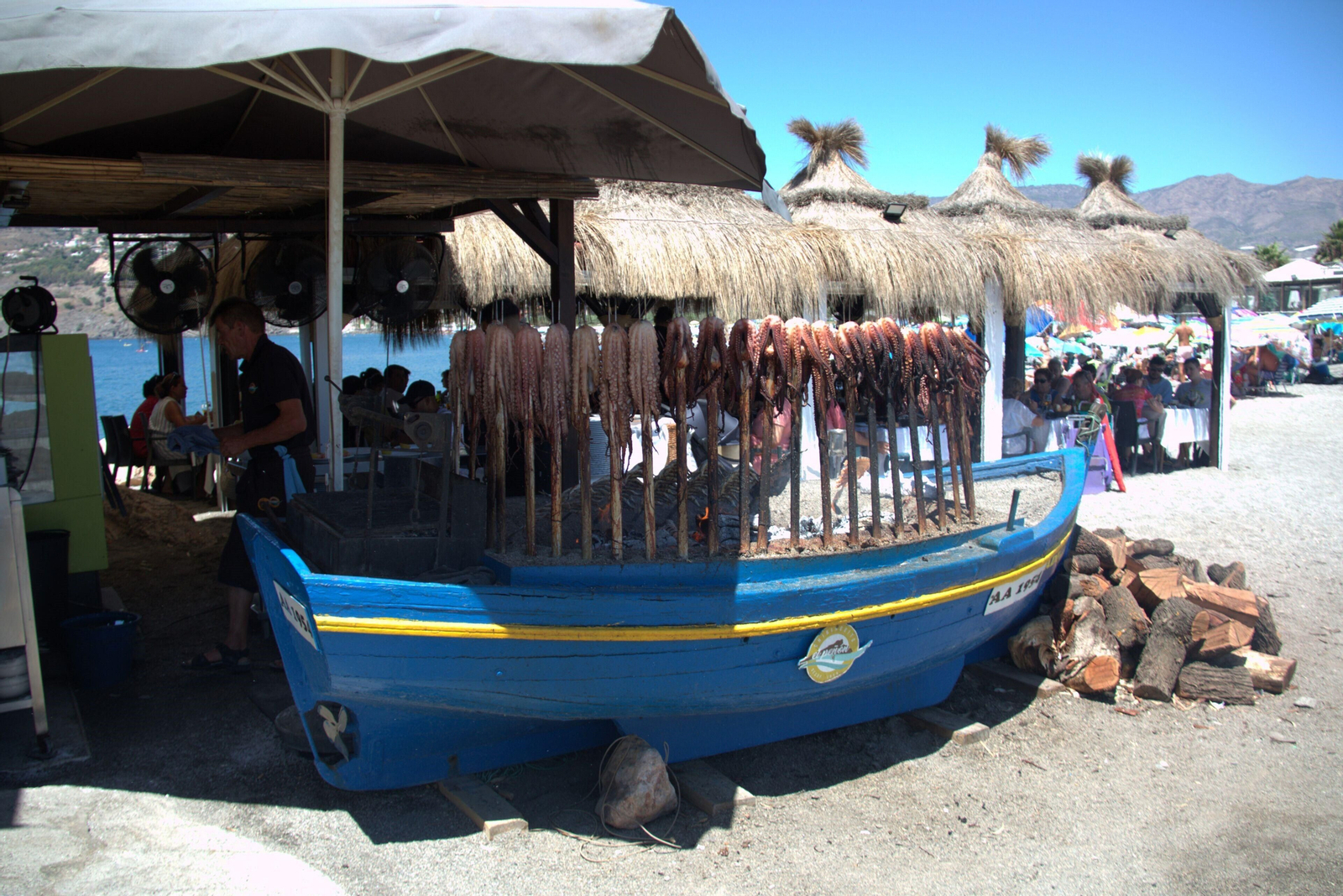 Fotos: así de llenas estaba las playas de Granada este primer fin de semana de agosto