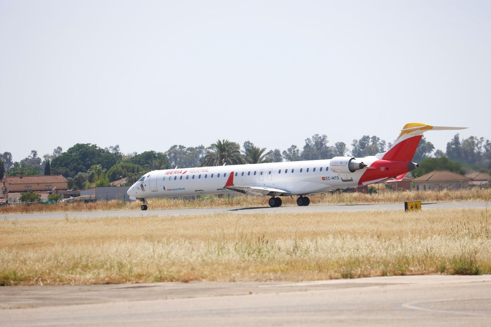 Los primeros vuelos comerciales en el aeropuerto de Córdoba, en fotografías
