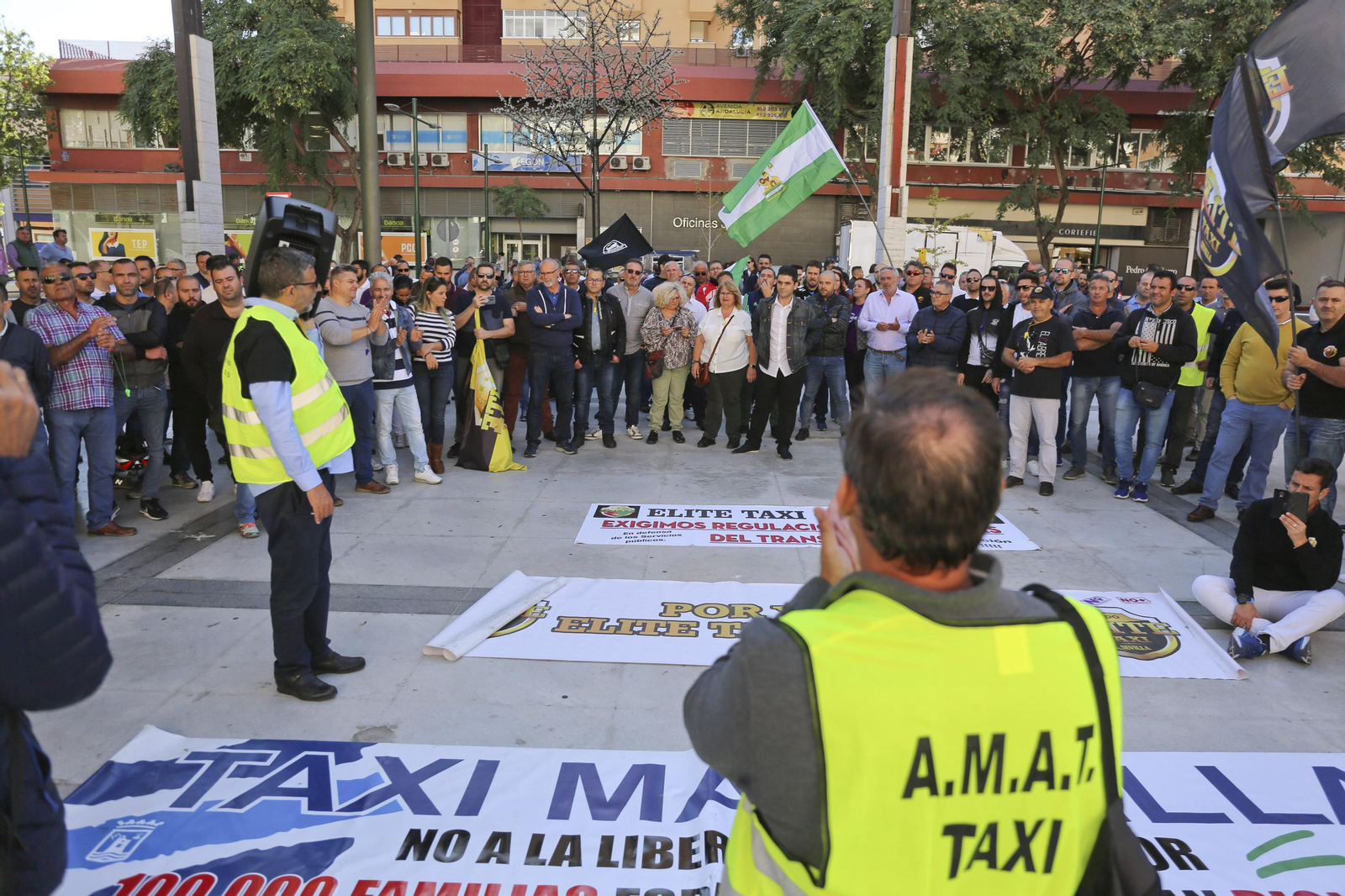 Protesta del taxi en la Delegación de Fomento en Málaga.