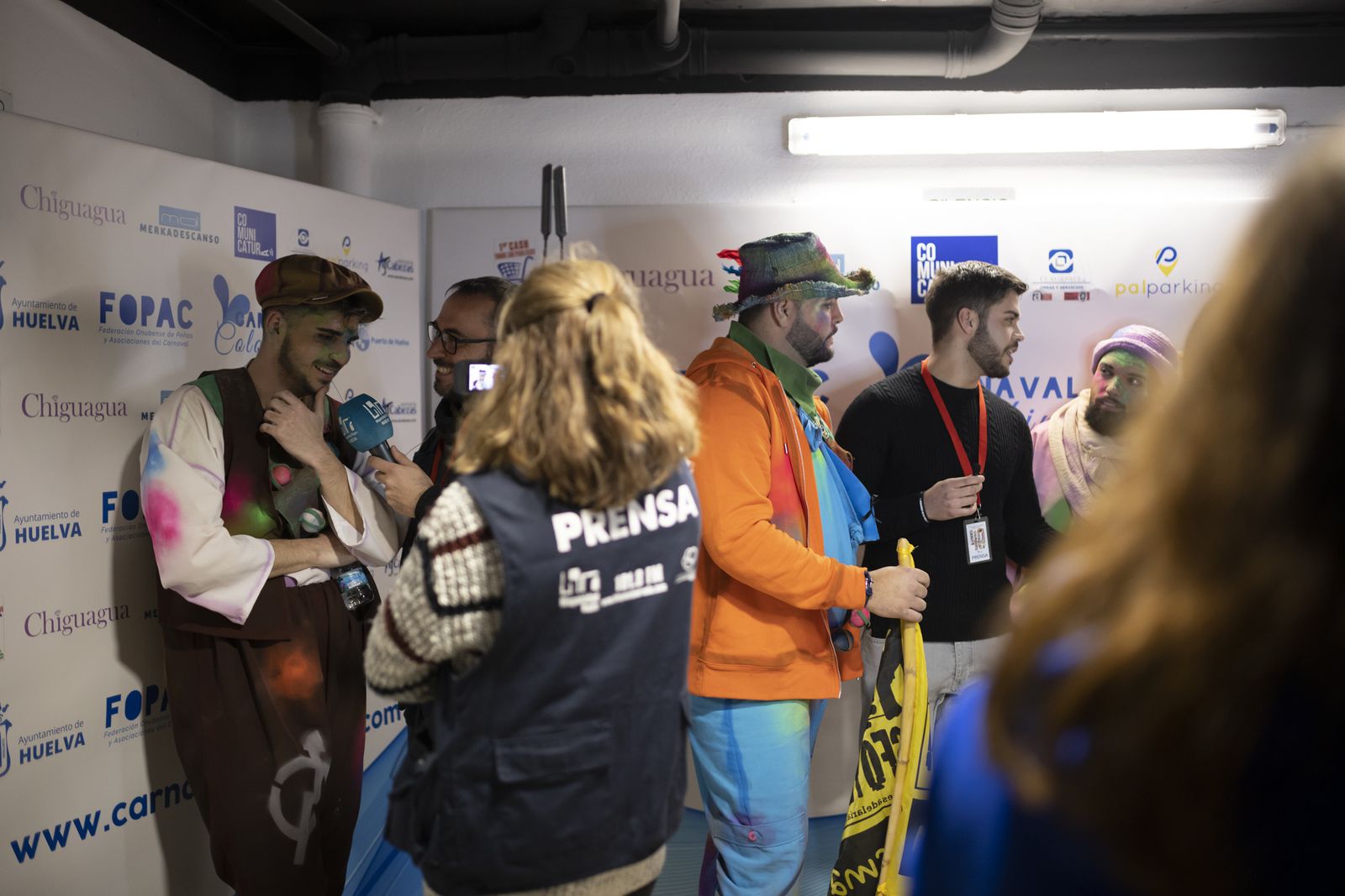 Imágenes de la actuación de la comparsa de Huelva "Los garrapatas" en el Carnaval Colombino