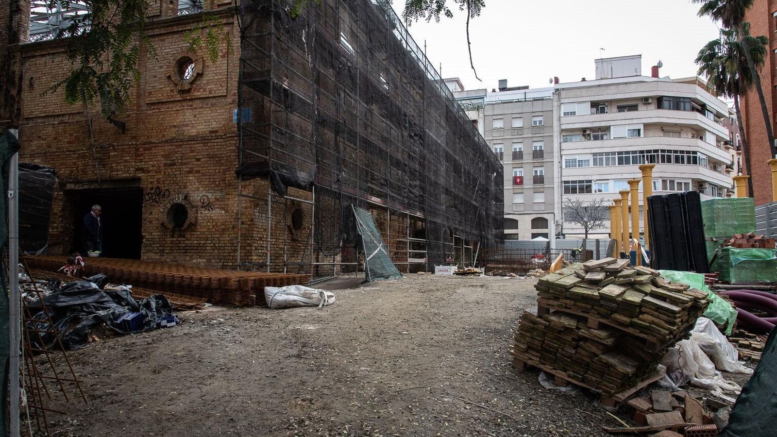 Obras de rehabilitación del antiguo cuartel del Paseo de Santa Fe.