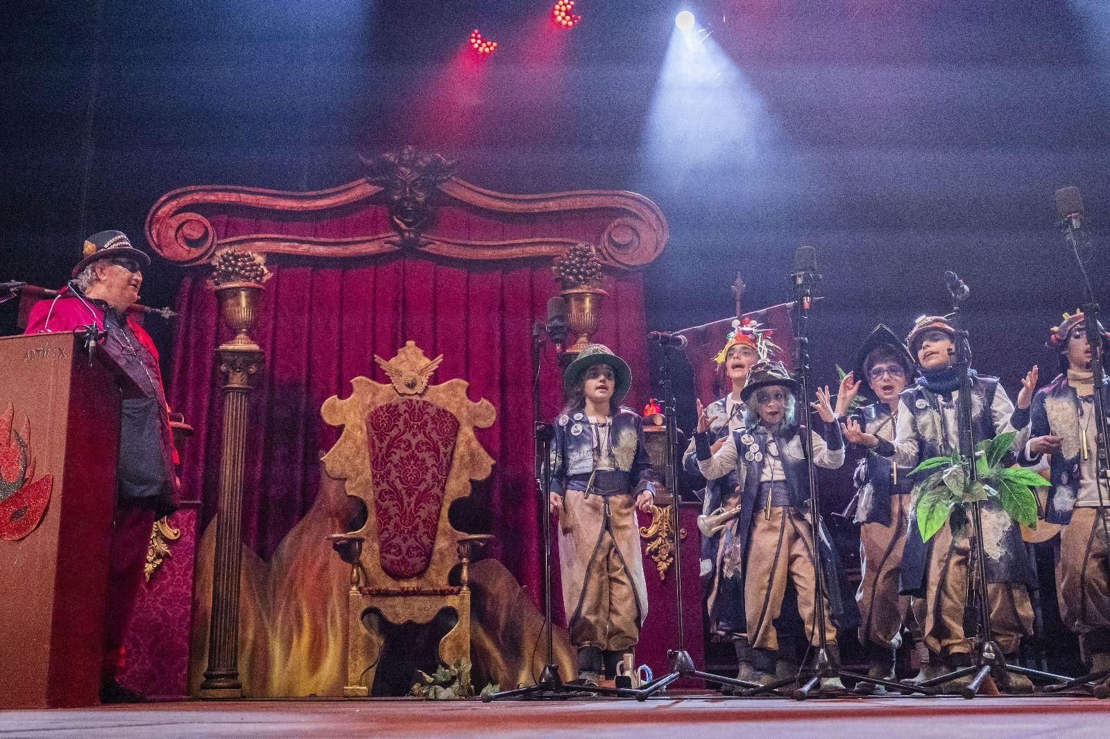 Carnaval de Cádiz 2023: Pregón y quema del Gran Momo, en imágenes