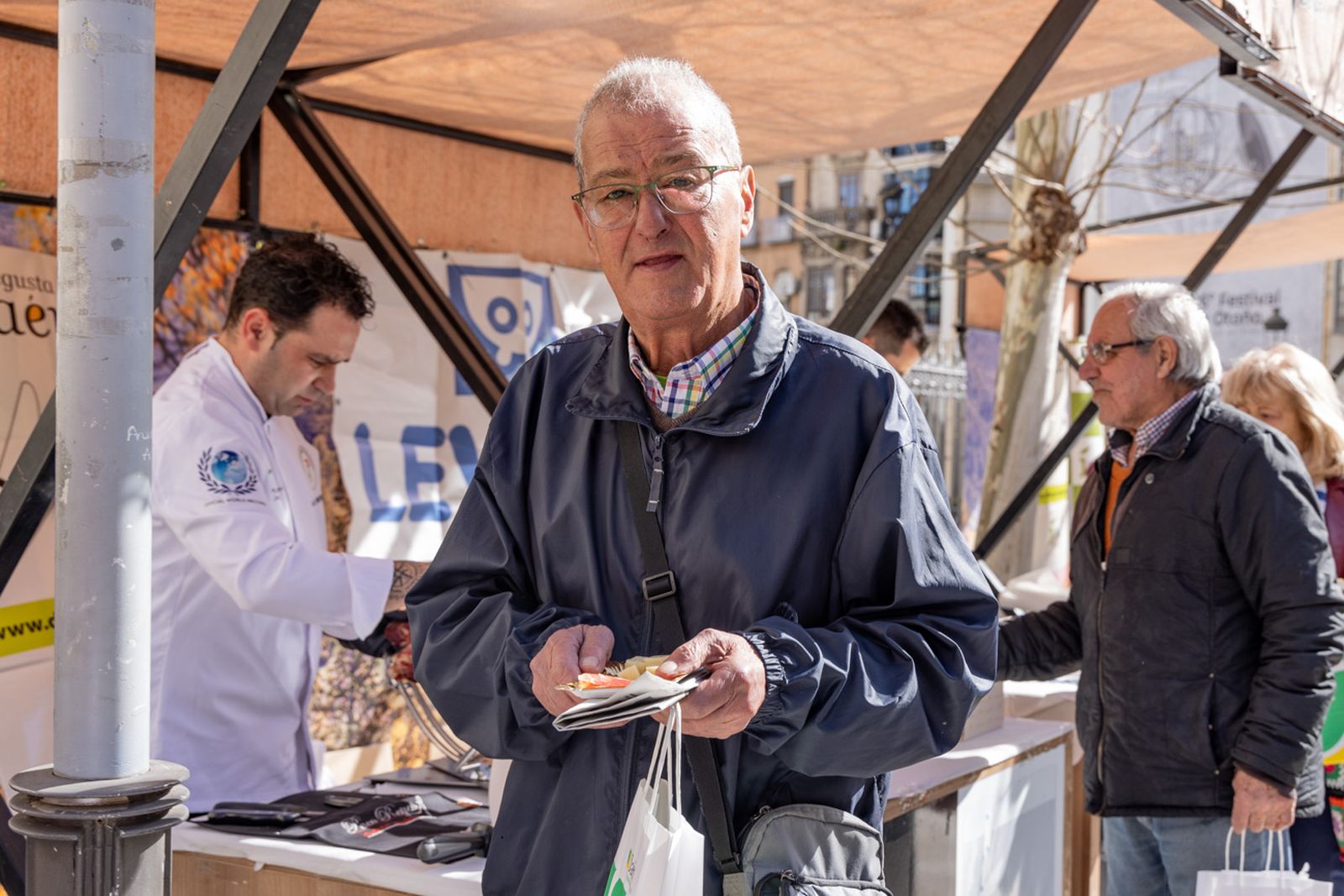 Izado de la Bandera de Andalucía y en un desayuno molinero en Jaén
