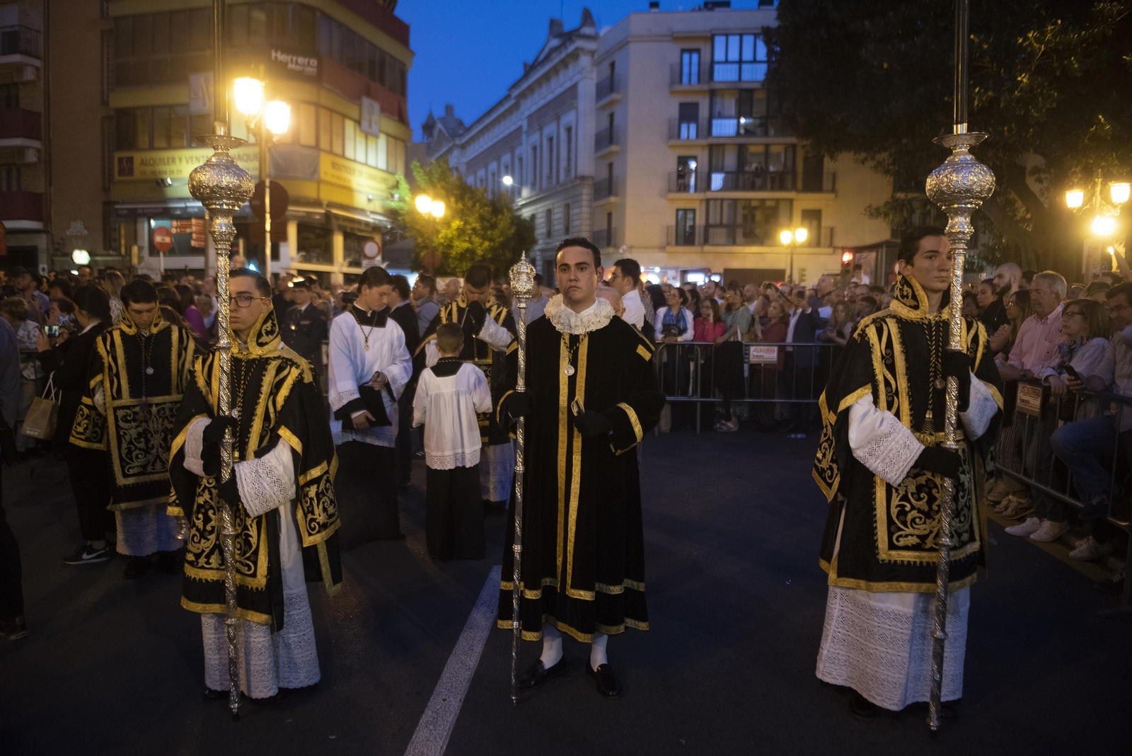 La Hermandad de Cristo de Burgos, en imágenes