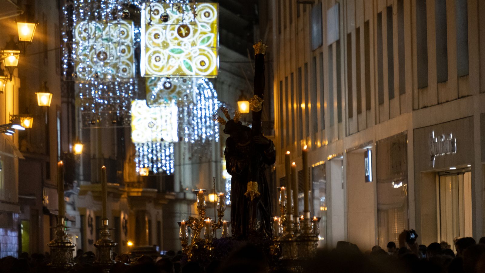 El vía crucis extraordinario de la Candelaria, en imágenes