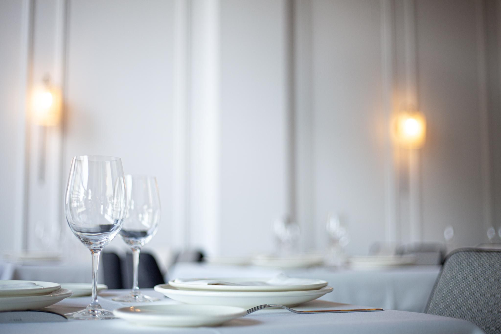 El impresionante restaurante de Córdoba donde nunca adivinarías qué hay tras sus puertas