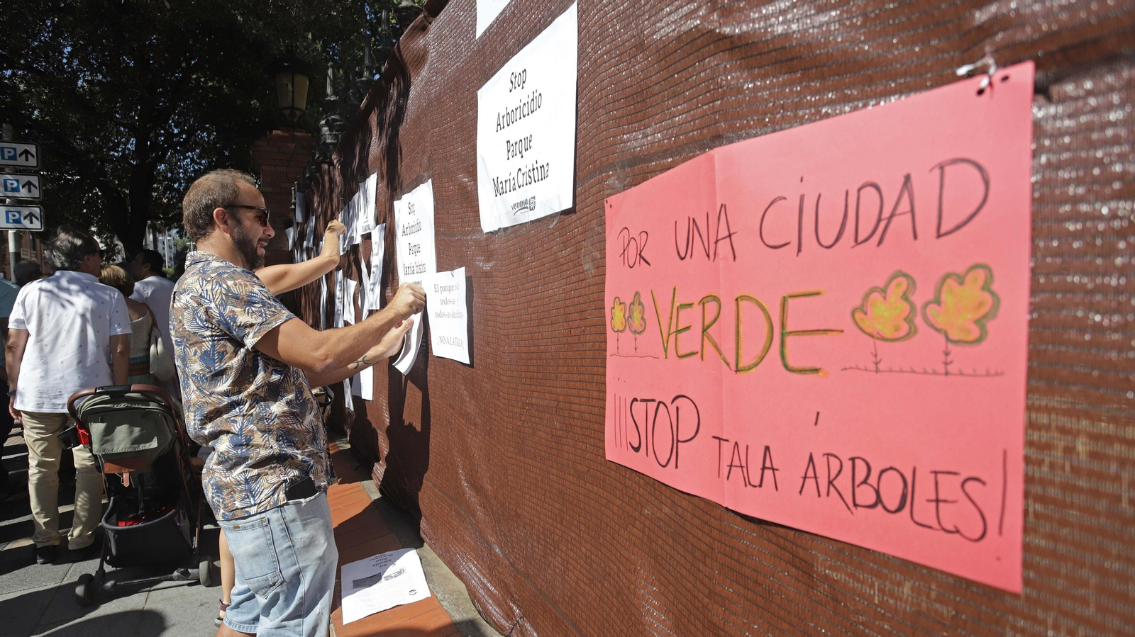 Fotos de las protestas contra la tala de árboles en el Parque María Cristina de Algeciras