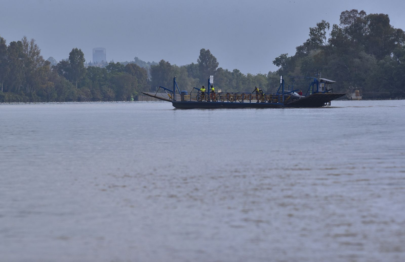 Travesía en barco por el Guadalquivir