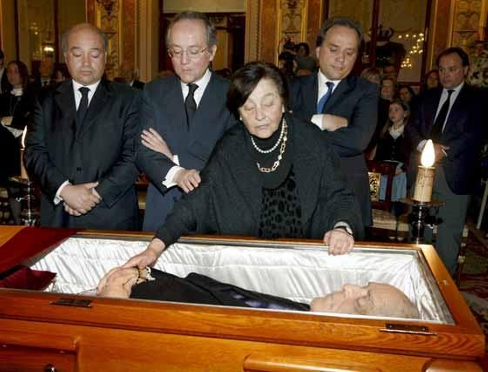 Calvo Sotelo recibe honores de Estado en la ceremonia de despedida en el Congreso