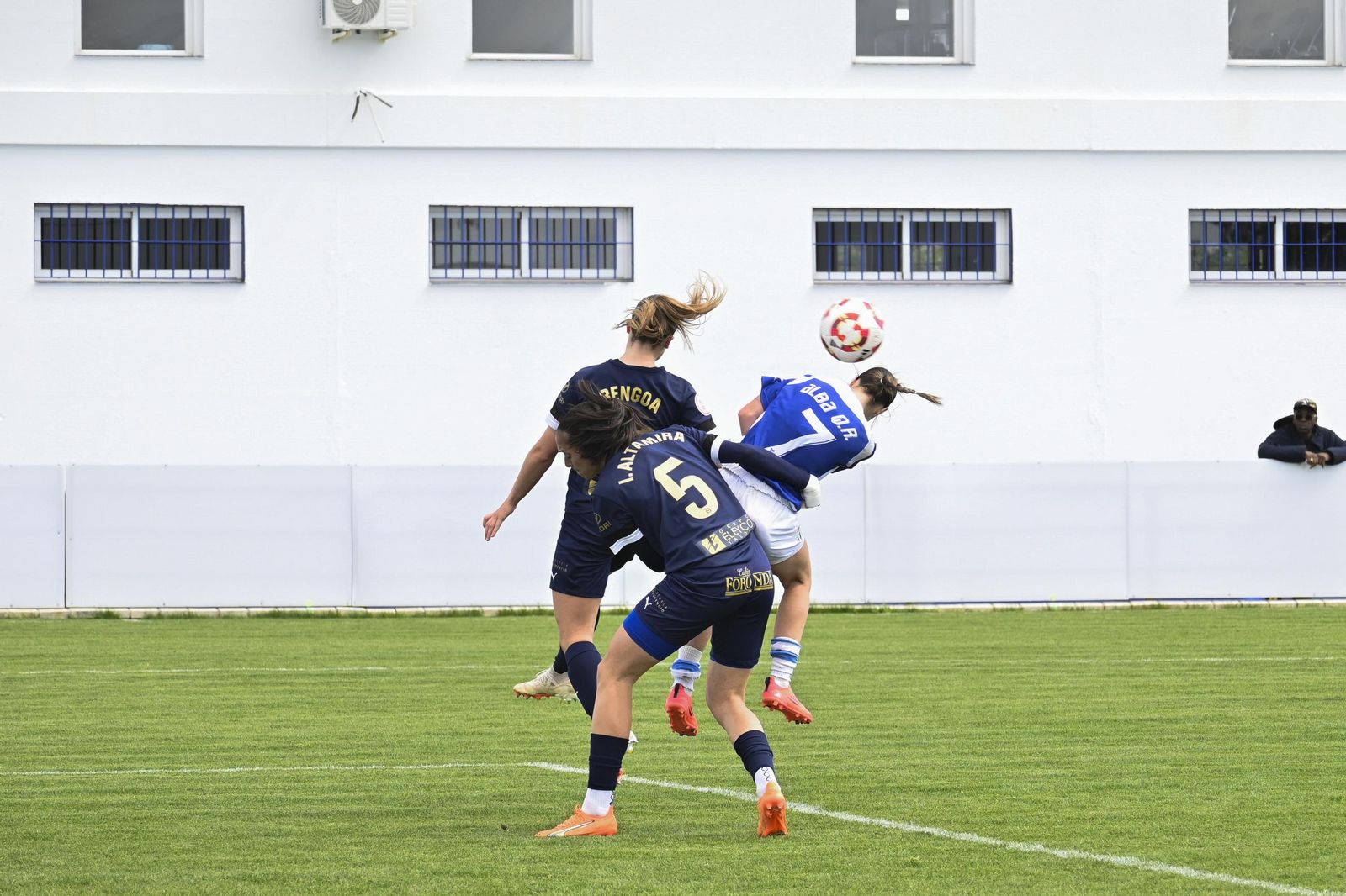 Imágenes del partido entre el Sporting de Huelva y el Alavés Fem