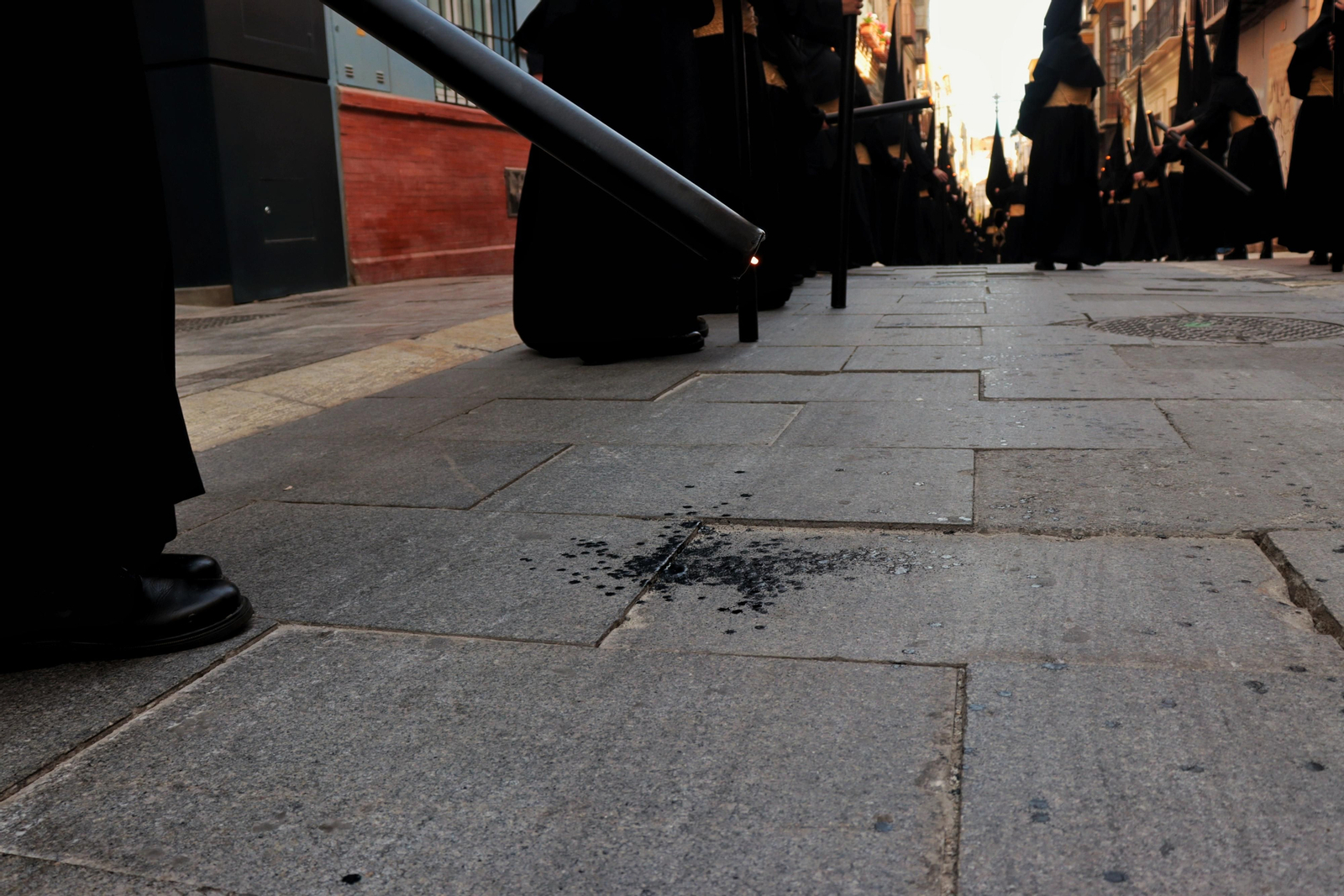 Santa Cruz en el Jueves Santo de Málaga, en imágenes