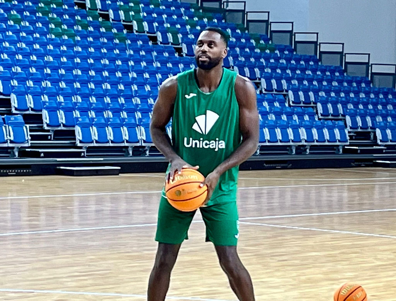 El Unicaja toma contacto con la pista en Singapur