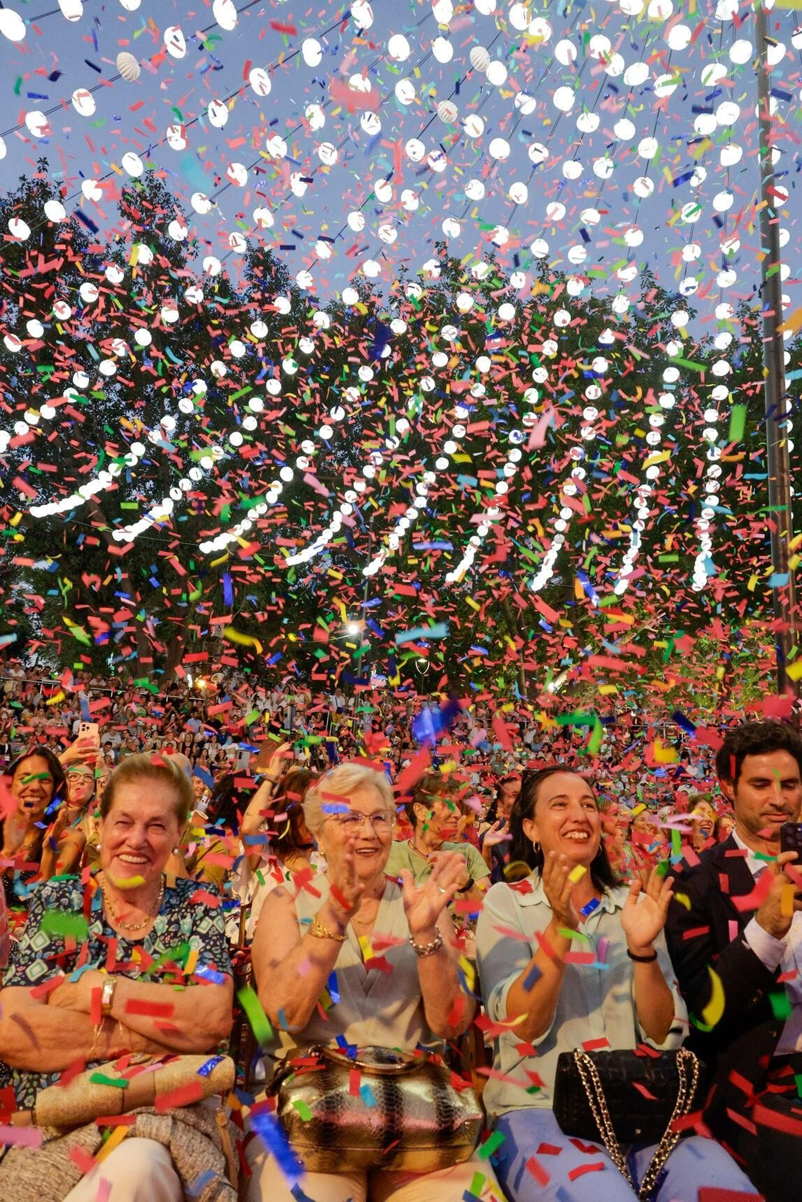 Las imágenes de la primera noche de la Feria del Carmen y de la Sal en San Fernando Las imágenes de la primera noche de la Feria del Carmen y de la Sal en San Fernando