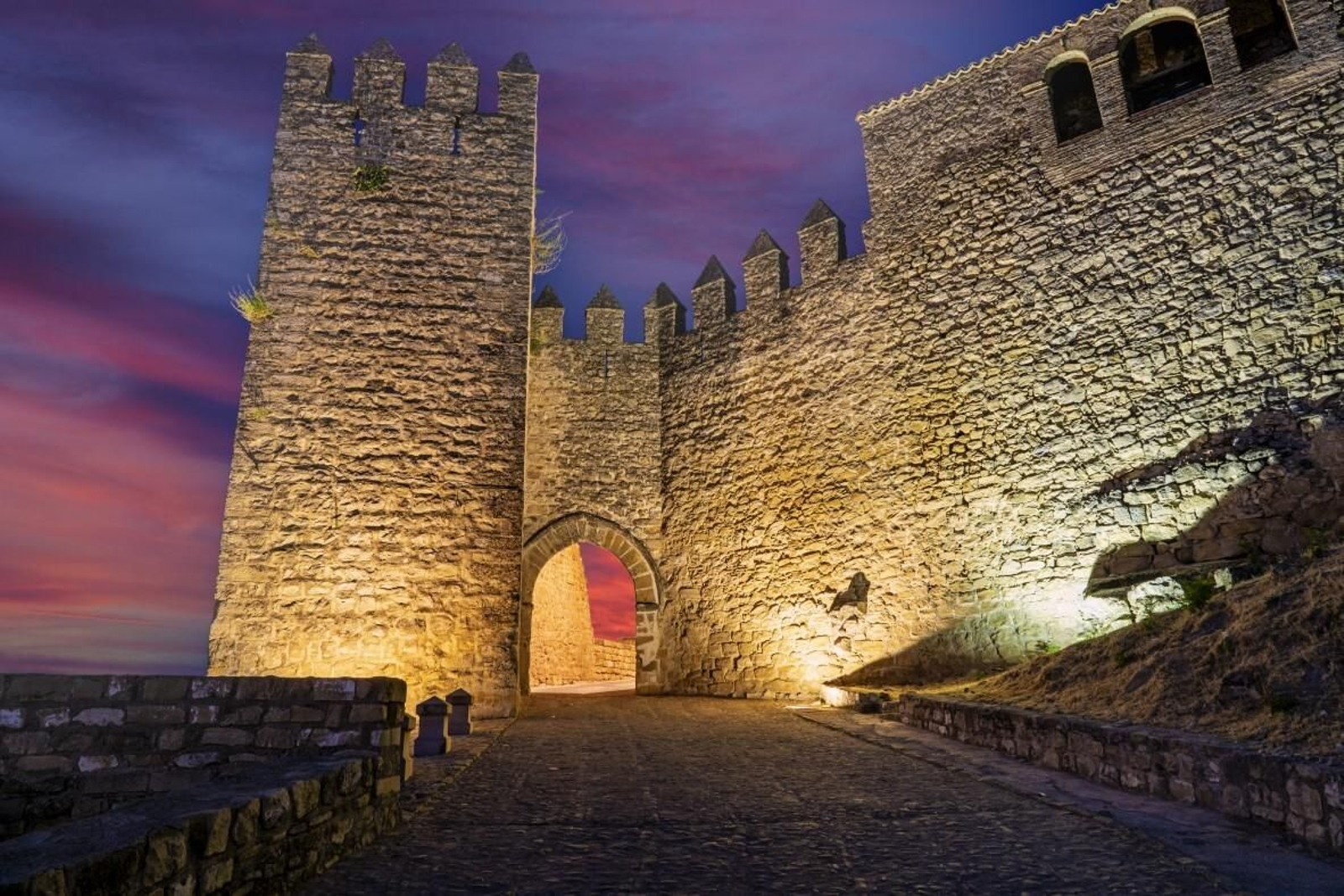 El Castillo de Sabiote está considerado como la construcción más importante que con fines militares se construyera en el siglo XVI en la provincia de Jaén.