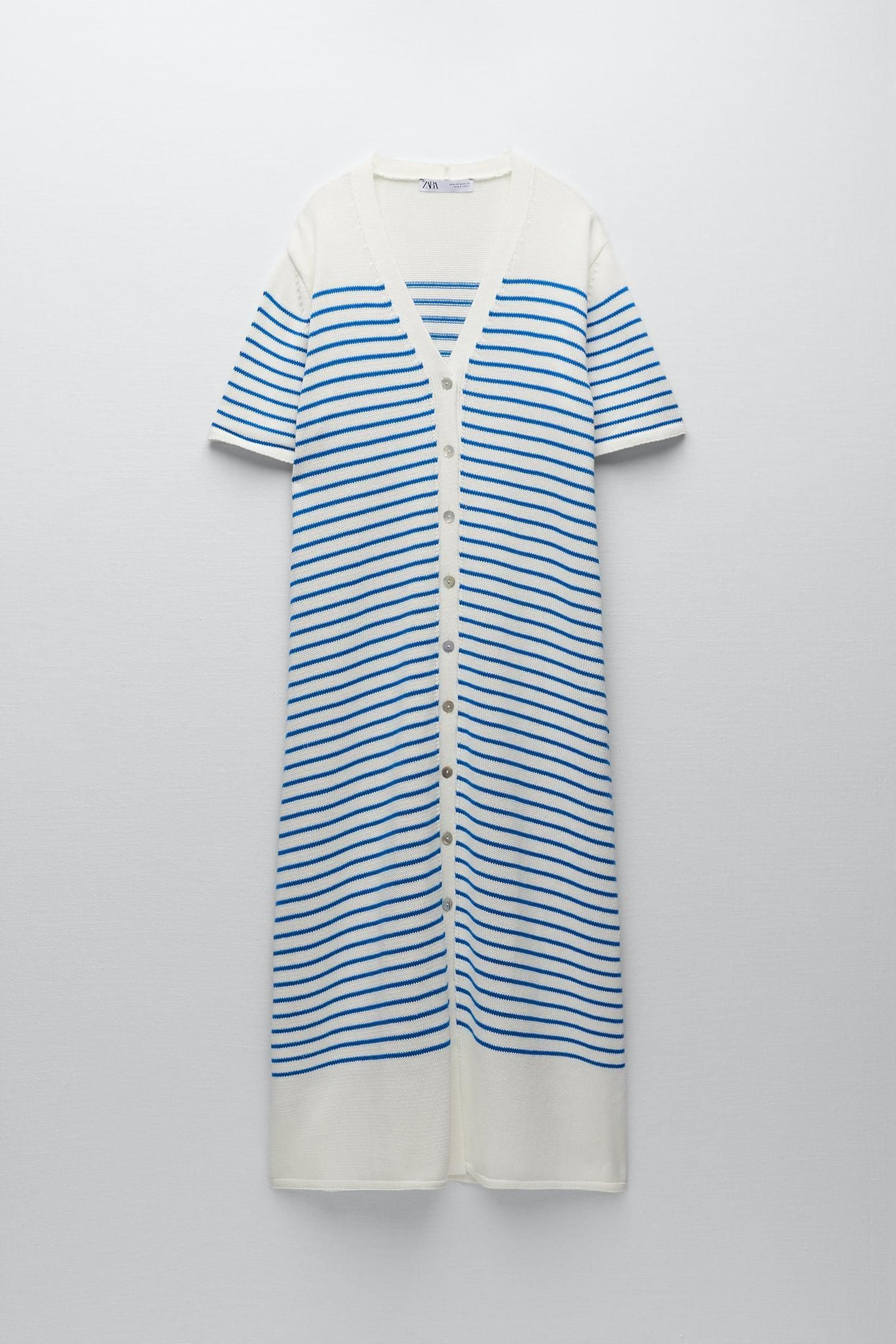 Vestido de punto de rayas marineras de Zara.