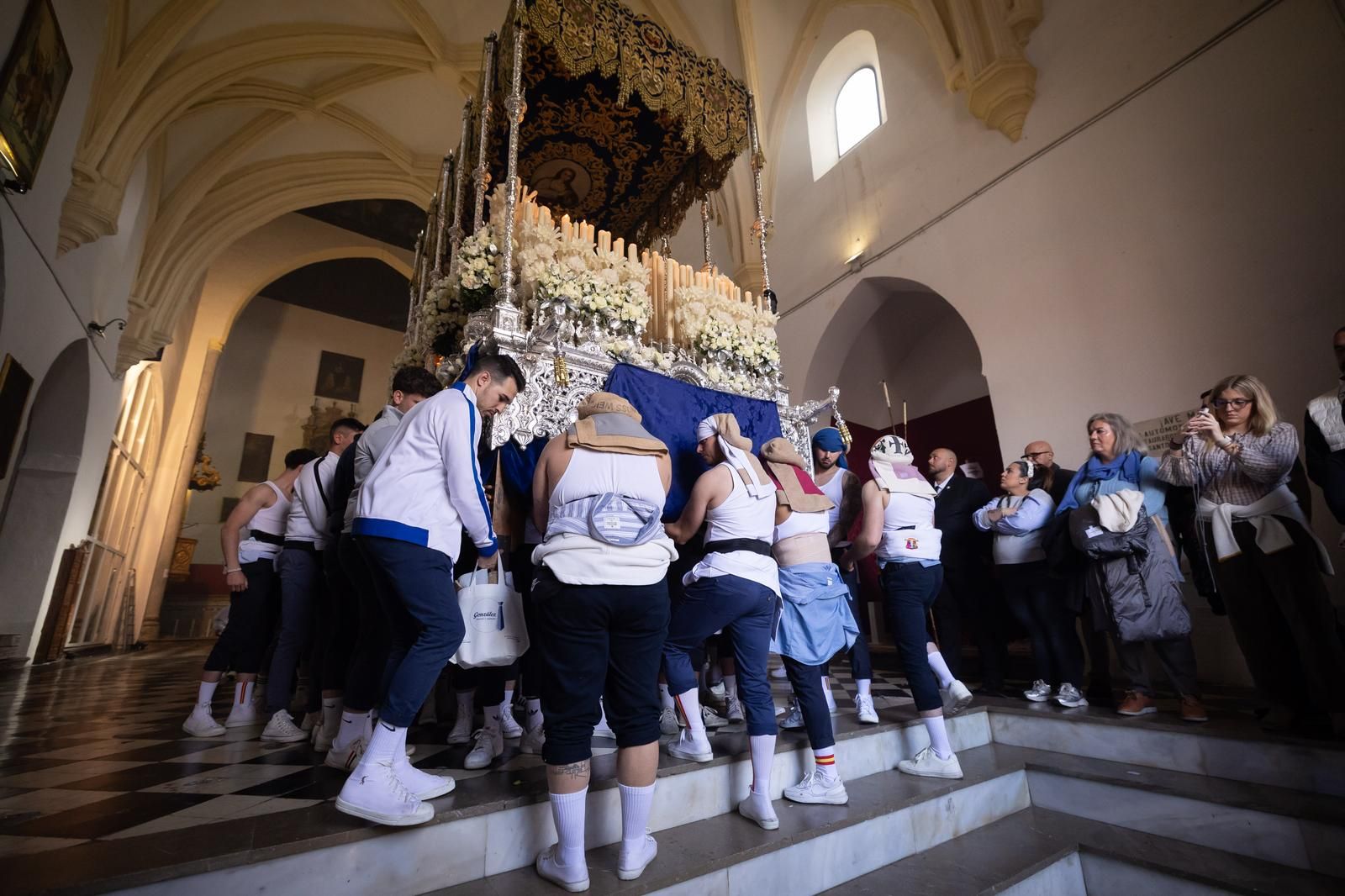 Las mejores imágenes del Jueves Santo en Granada