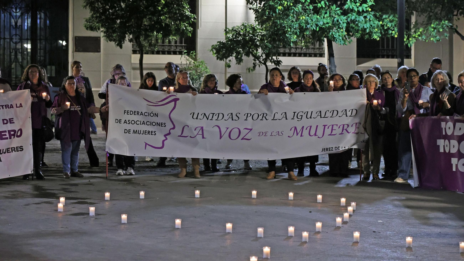 Imágenes de la manifestación del 25N 2024 en Jerez