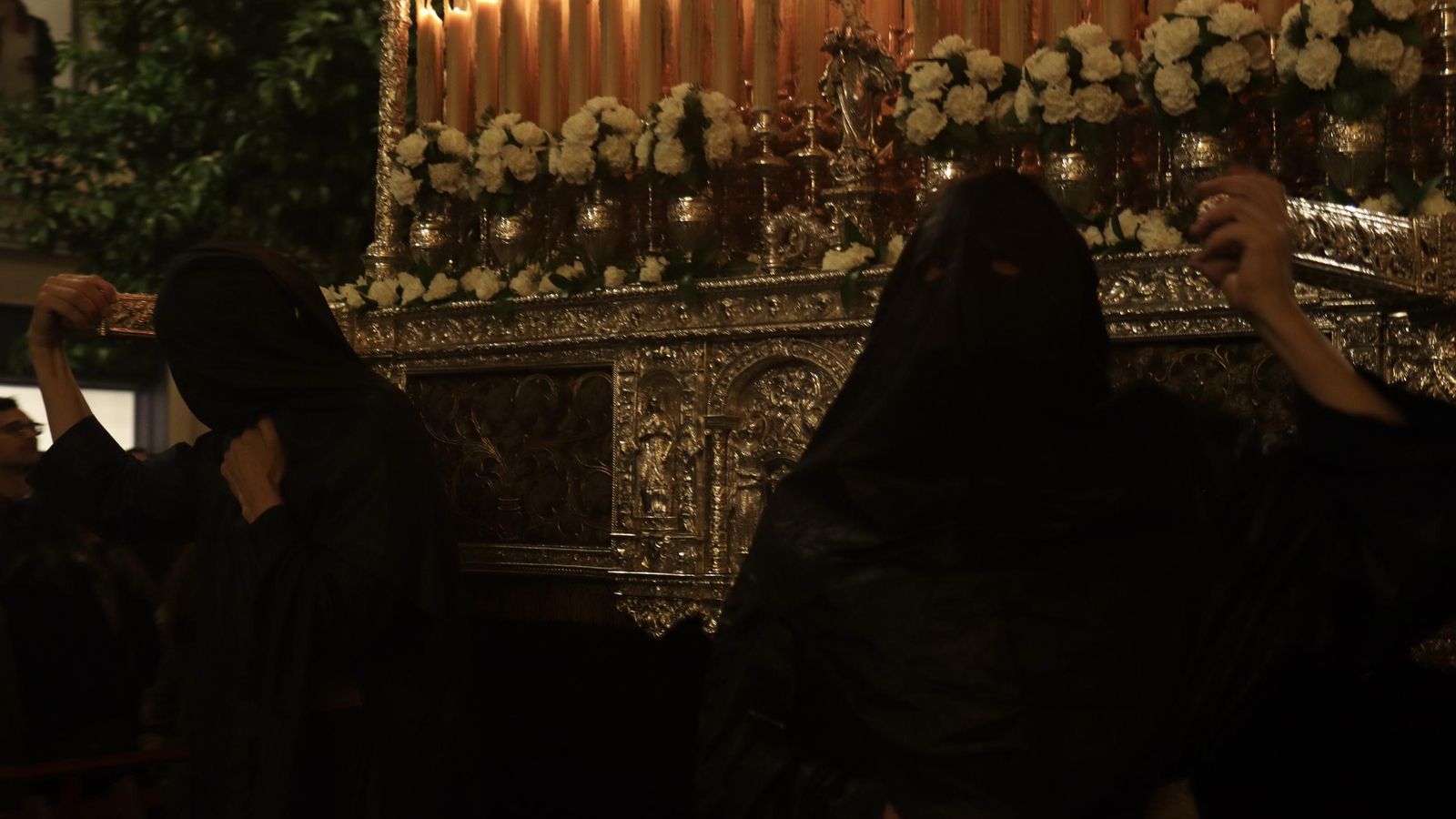 La Madrugá por la Carrera Oficial en la Semana Santa de Sevilla 2025