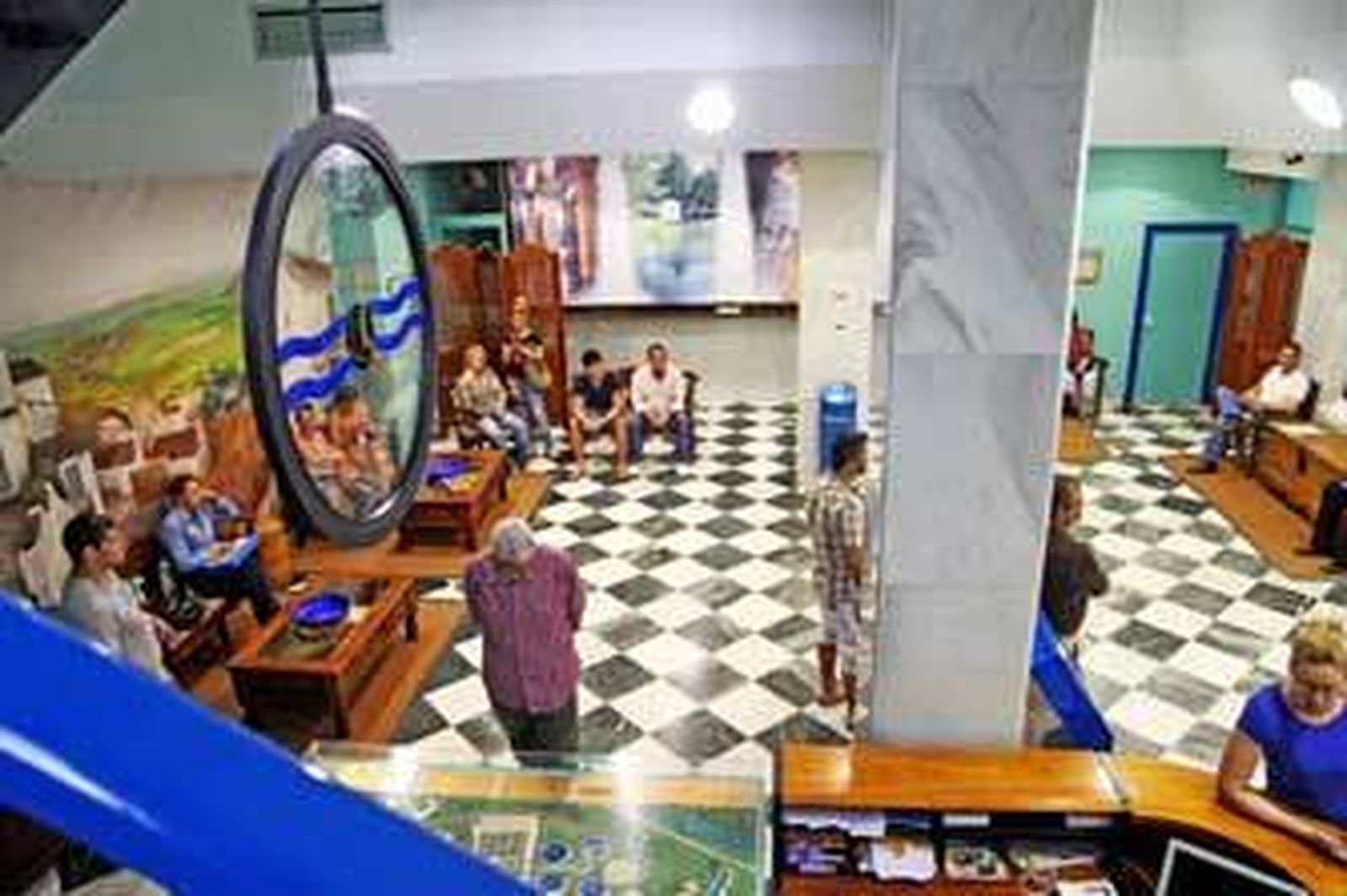 Interior del centro de atención al cliente del servicio municipal de aguas. /Vanesa Lobo