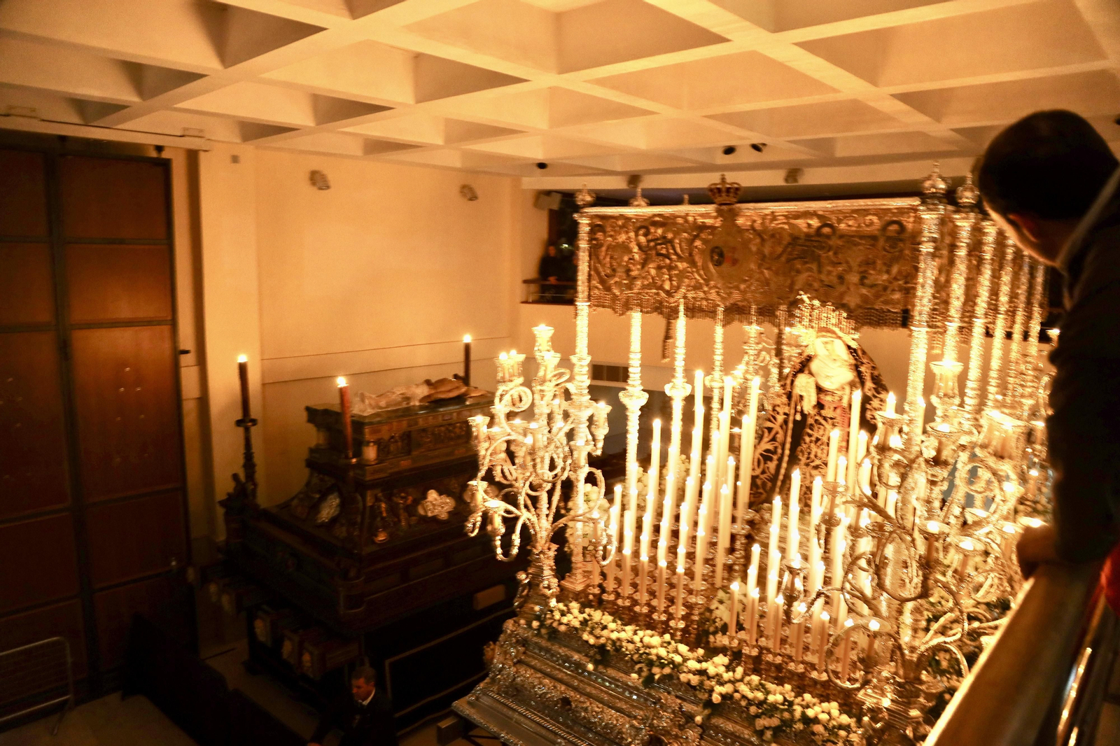 El Sepulcro en el Viernes Santo en Málaga El Sepulcro en el Viernes Santo en Málaga