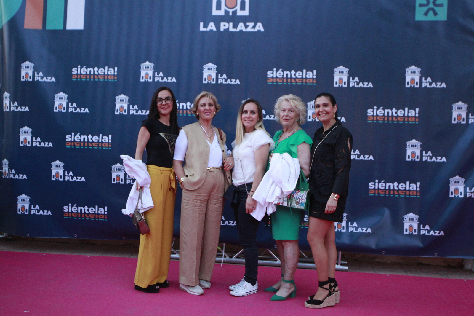 Isabel Pantoja cautiva al público de Almería en la plaza de toros