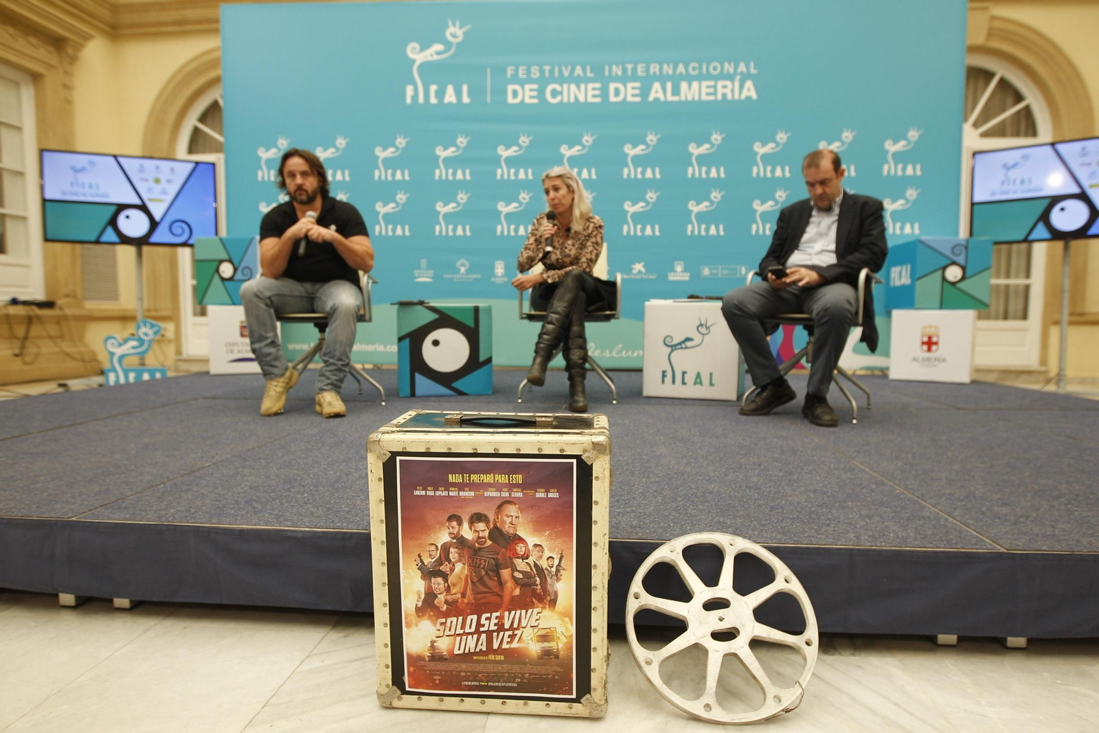 Federico Cueva, María Luisa Gutiérrez y Enrique Iznaola, durante el encuentro con los medios.