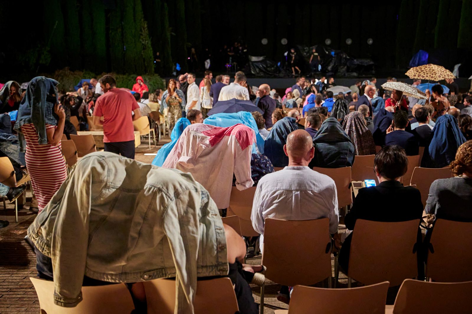 Andrés Calamaro conquista al Generalife y se mete al público en el bolsillo