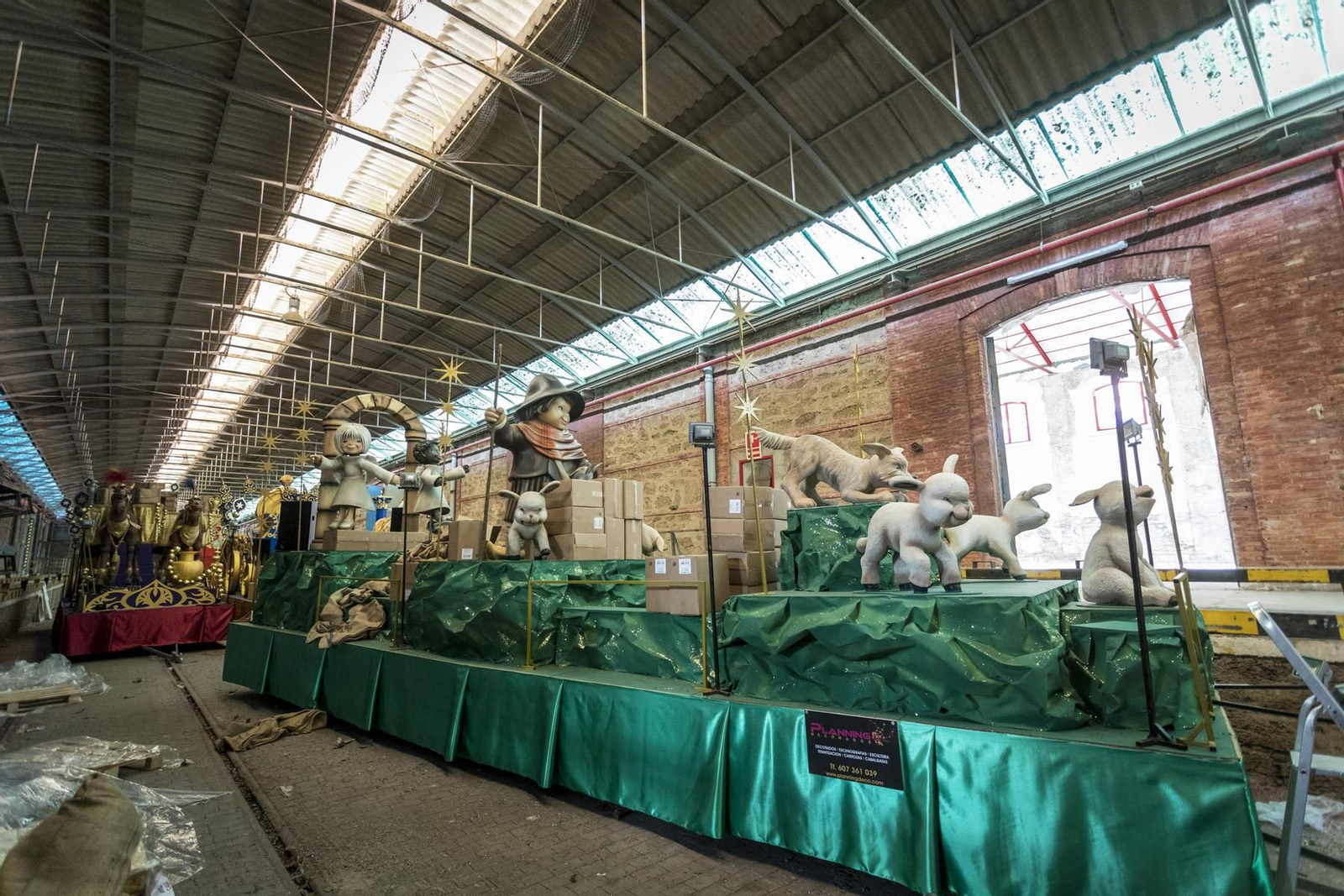 Preparativos de las carrozas de la Cabalgata de Reyes Magos 2019