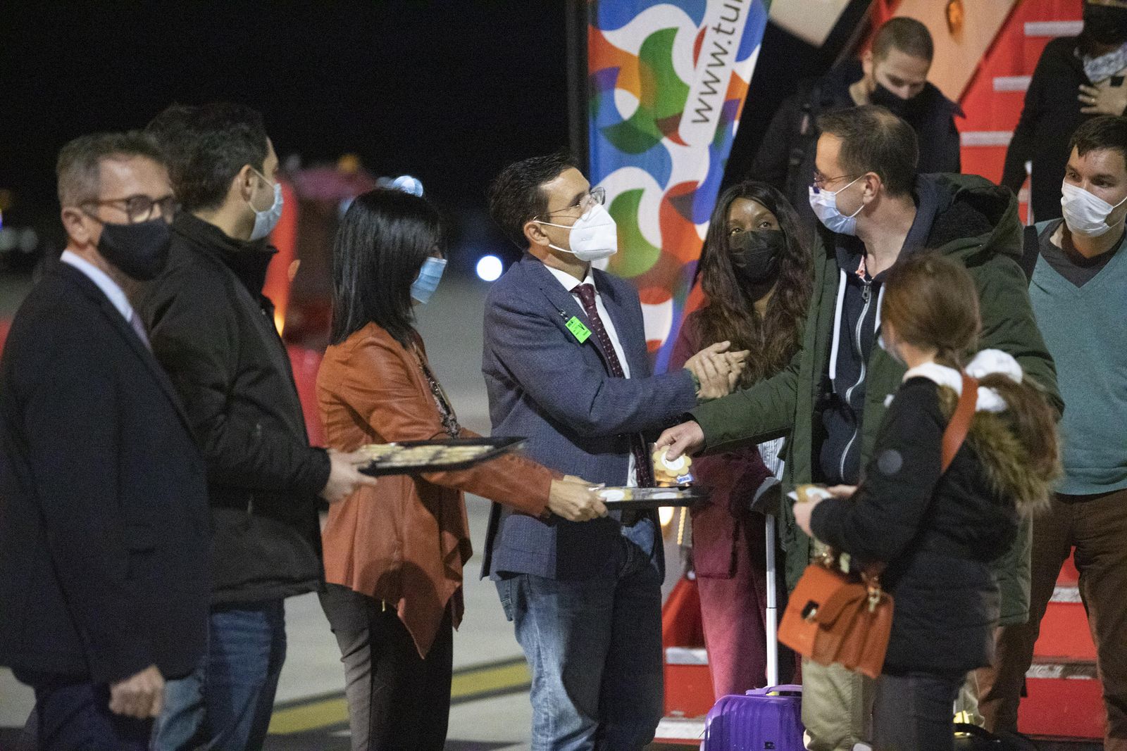 Fotos: Granada recibe el primer vuelo internacional tras la pandemia