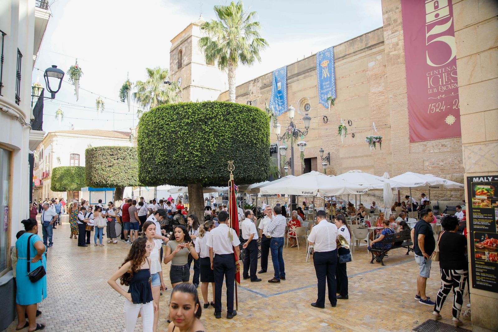 Desfile de Gigantes y Cabezudos de Vera, en imágenes