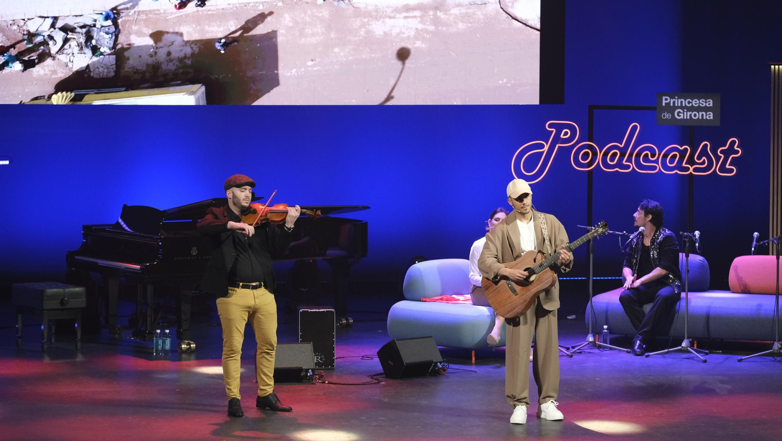 Imágenes de la Reina Letizia en el Tour del Talento en Almería