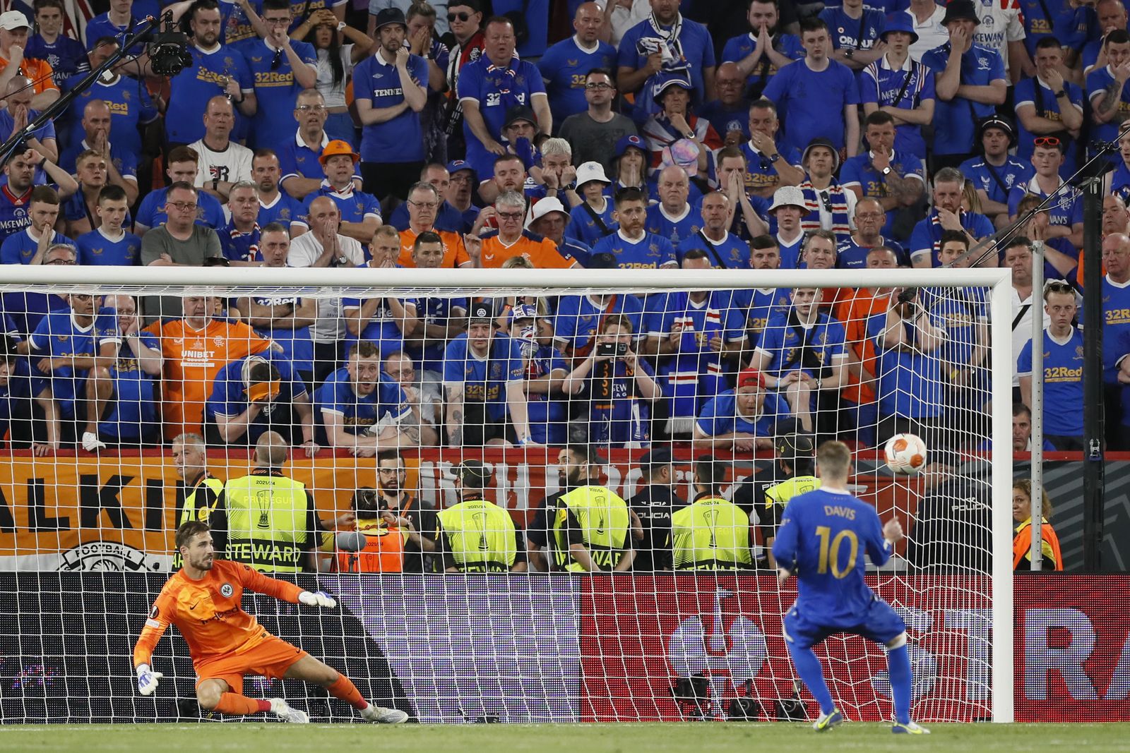 Las imágenes del Entracht-Rangers