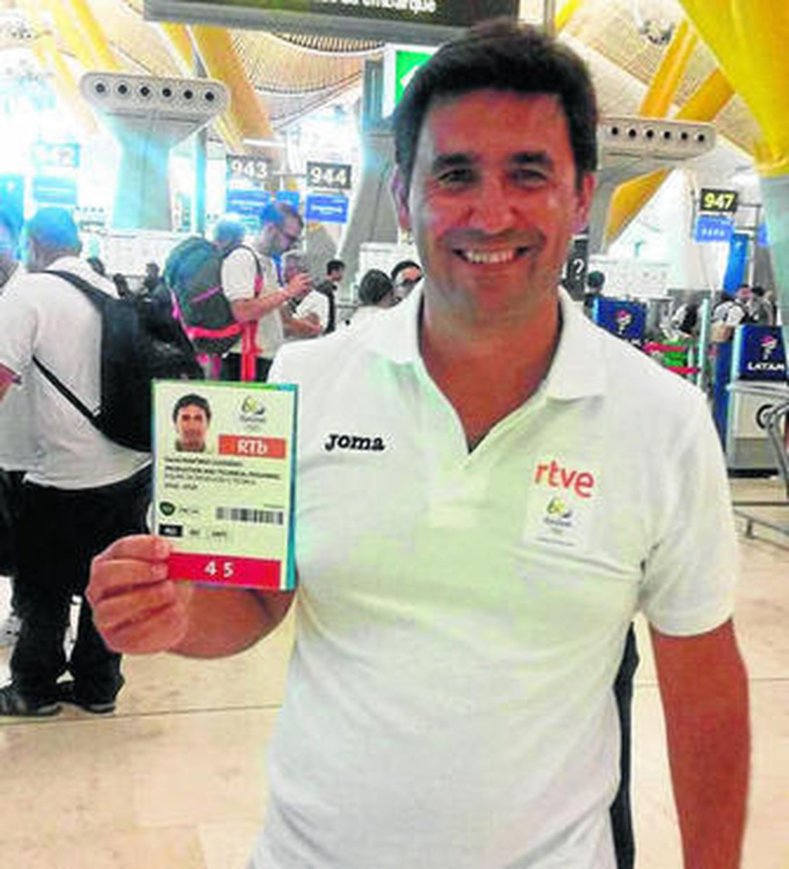 El periodista antes de embarcar rumbo a Río de Janeiro.