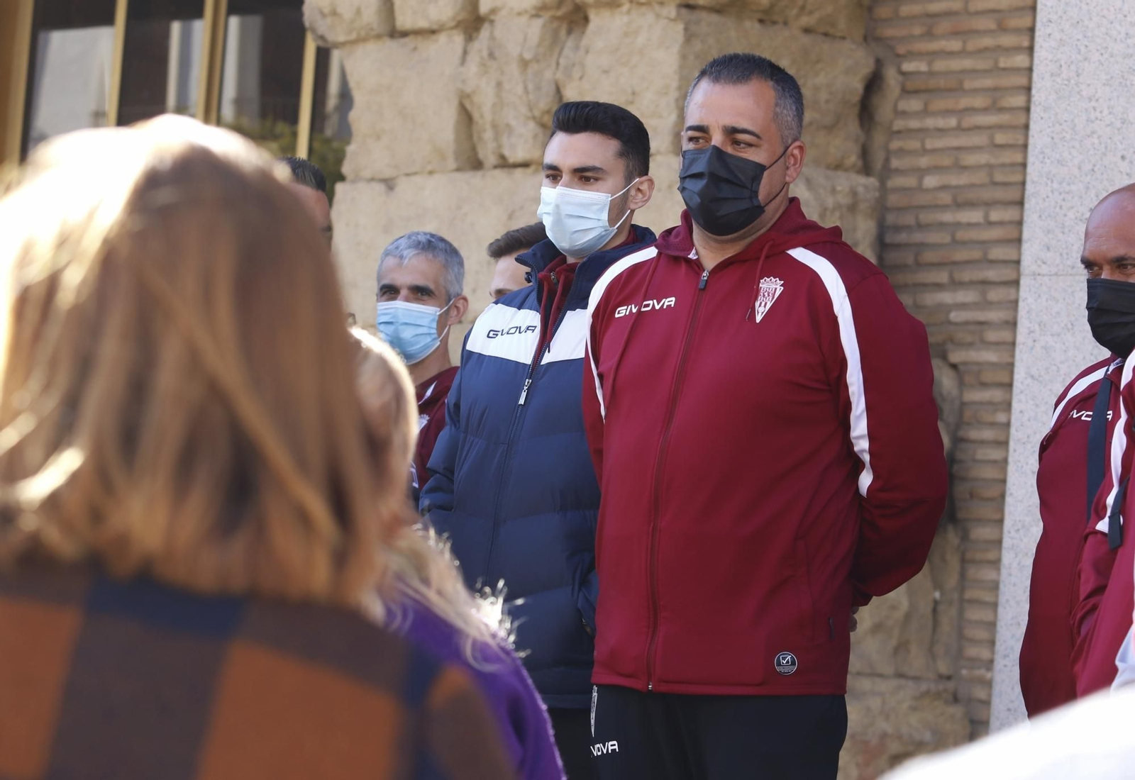 Las imágenes de la visita del Córdoba CF al Ayuntamiento tras ganar la Copa RFEF