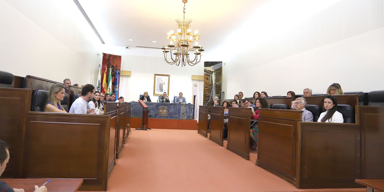 La Corporación Provincial al completo en el Pleno de la Diputación.