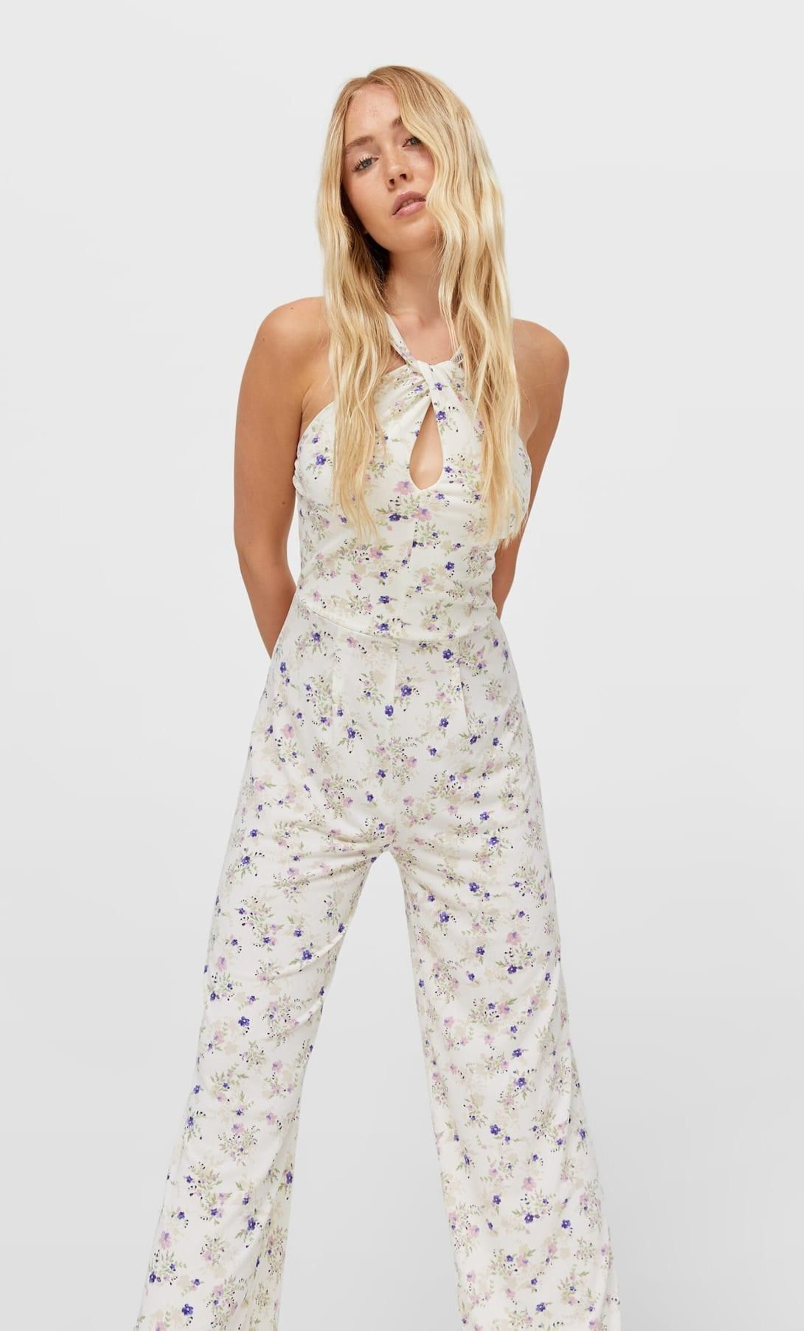 Mono de flores de Stradivarius.