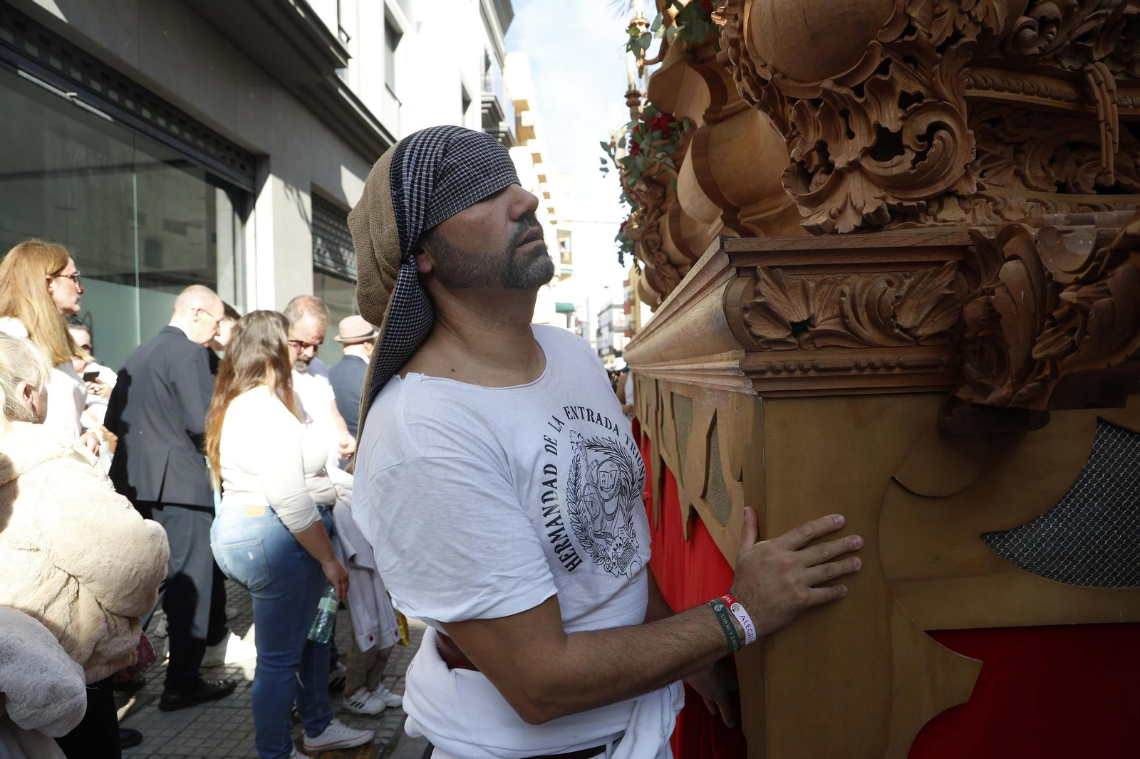 Fotos del Domingo de Ramos en La Línea: La Borriquita y Flagelación