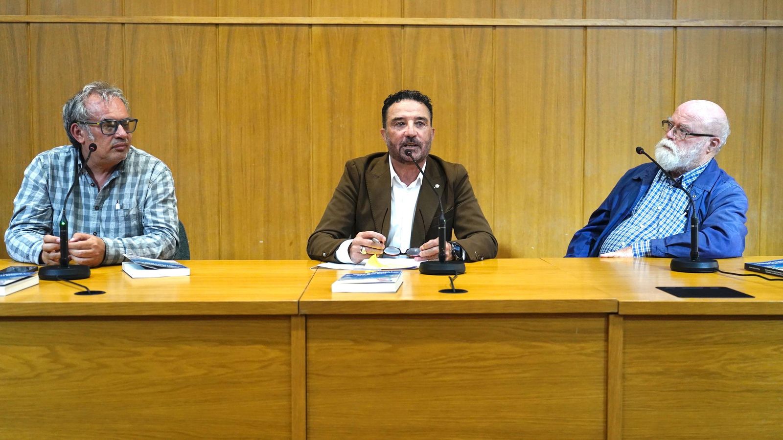 Fotos de la presentación del libro de Roberto Losada en el Auditorio Millán Picazo