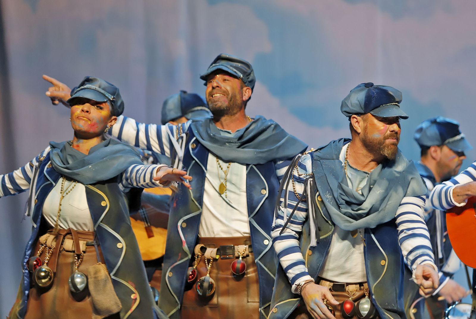 Imágenes de la actuación de la comparsa "Padre nuestro" de Alcalá de Guadaíra en el Carnaval Colombino