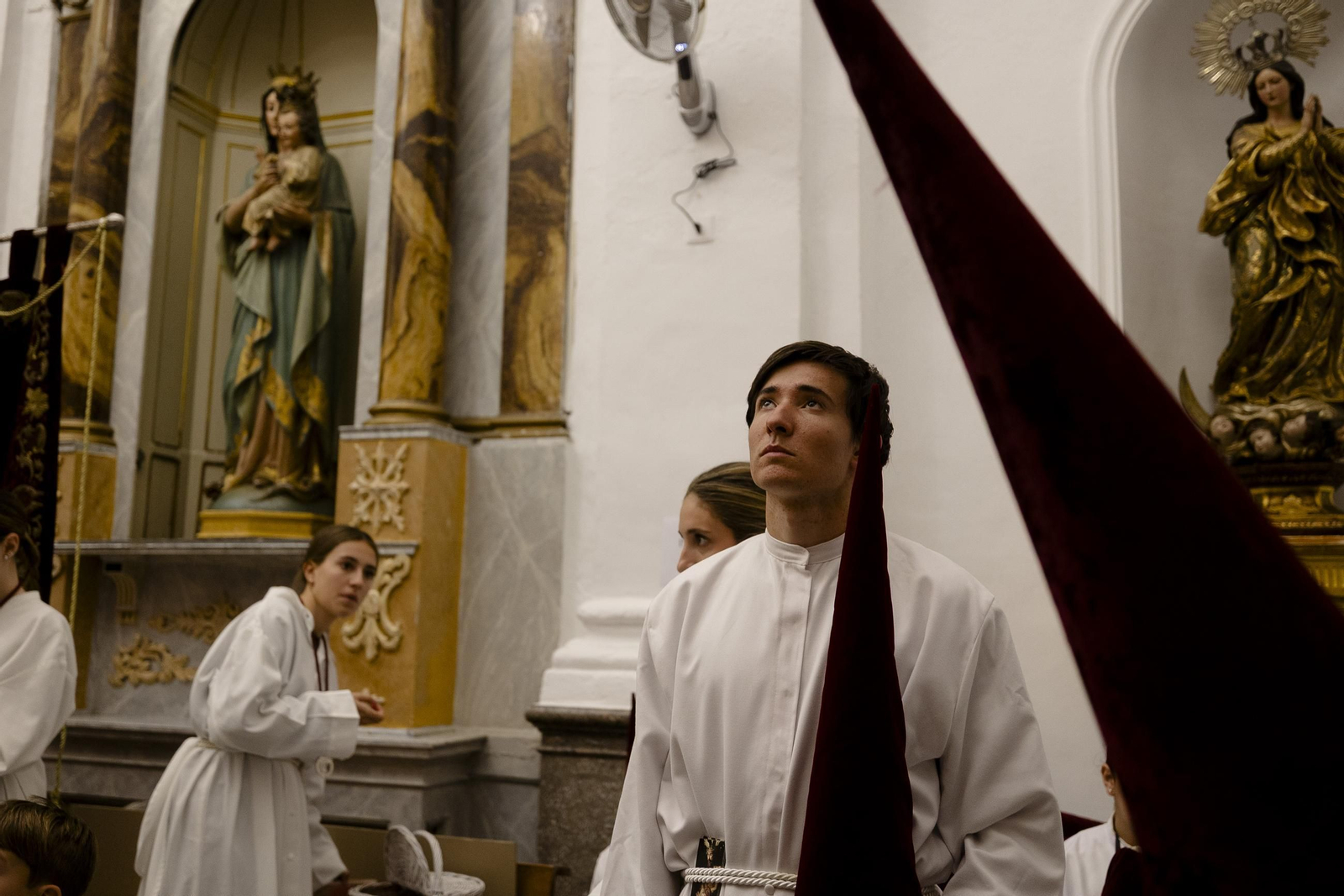 Las imágenes de Ecce-Homo, que suspendió su salida por la lluvia, en la Semana Santa de Cádiz 2025