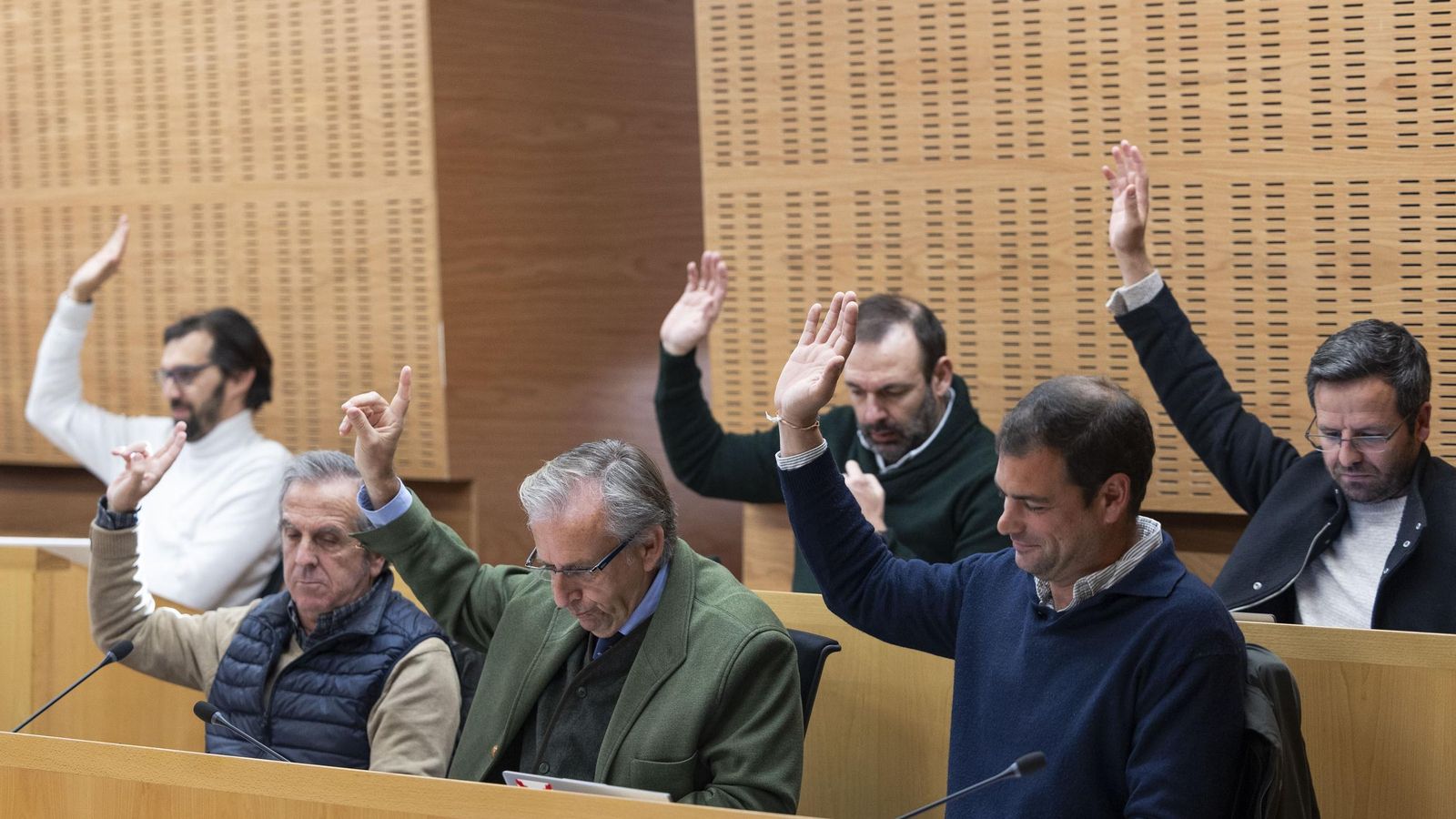 Parte de la bancada de la oposición municipal.