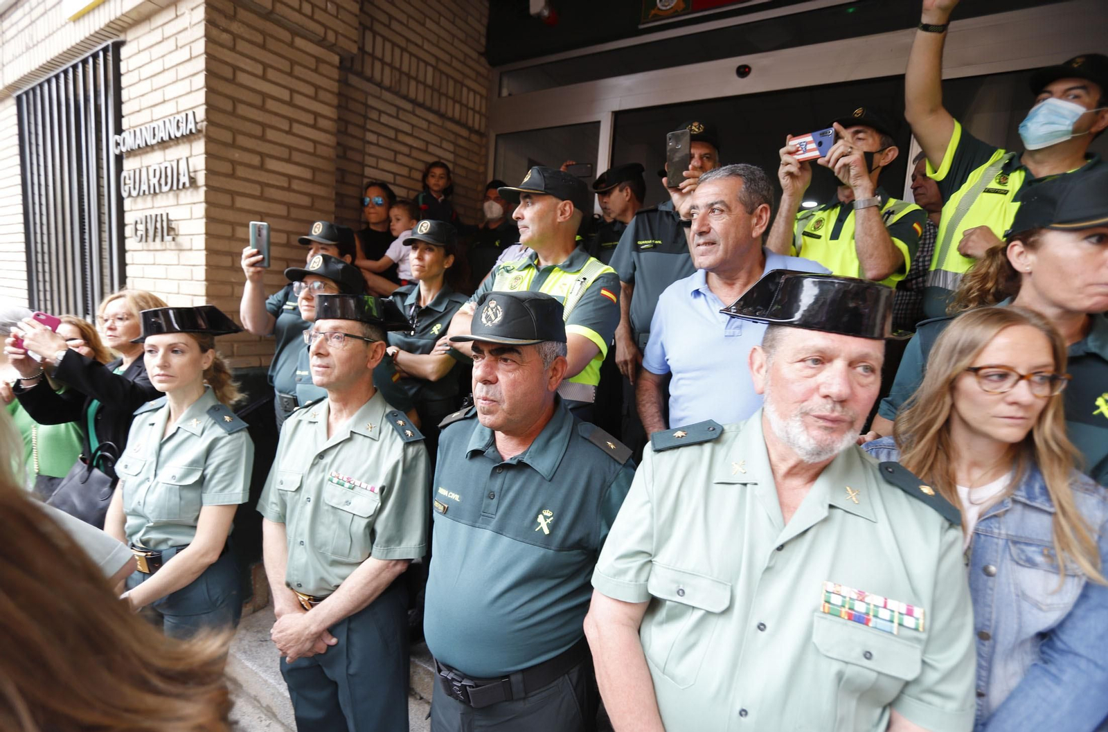 Imágenes de Emigrantes en la Comandancia de la Guardia Civil