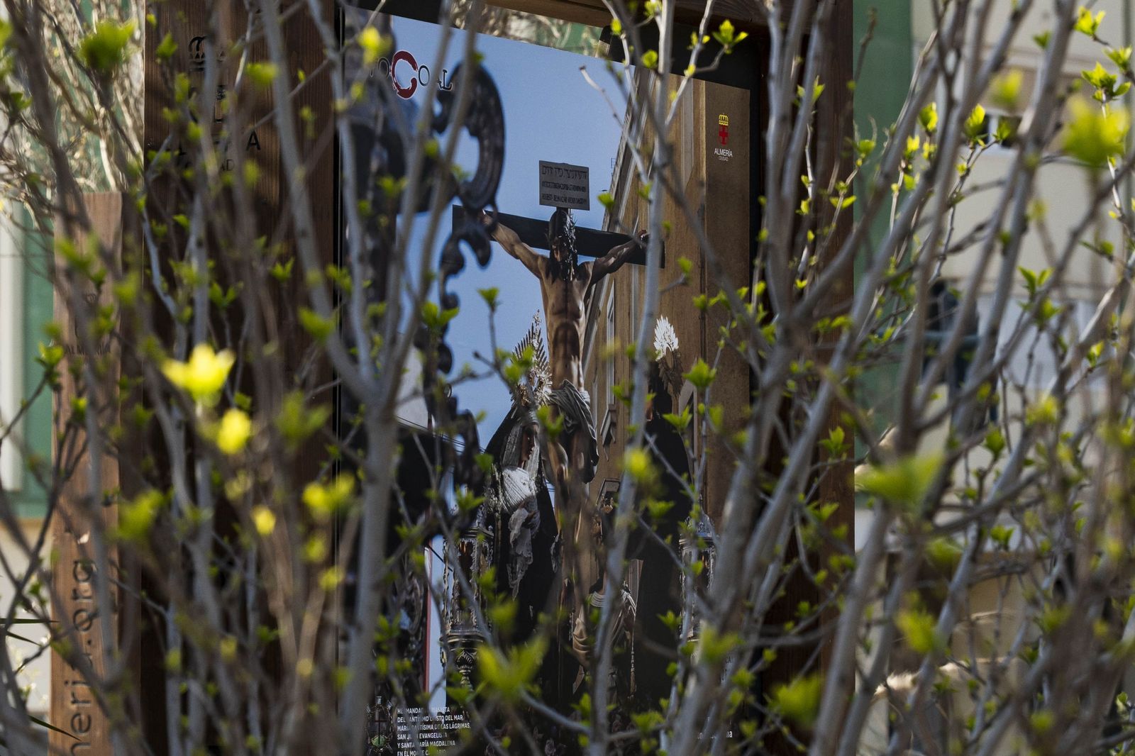 Exposición "La otra mirada" de los Fotógrafos Cofrades de Almería Focoal, en imágenes