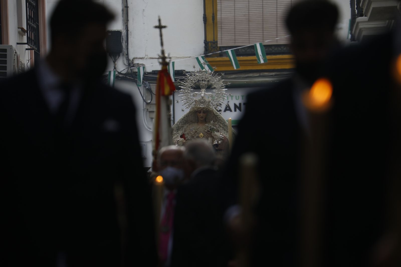 El rosario matinal de la Virgen de la Paz, en fotografías