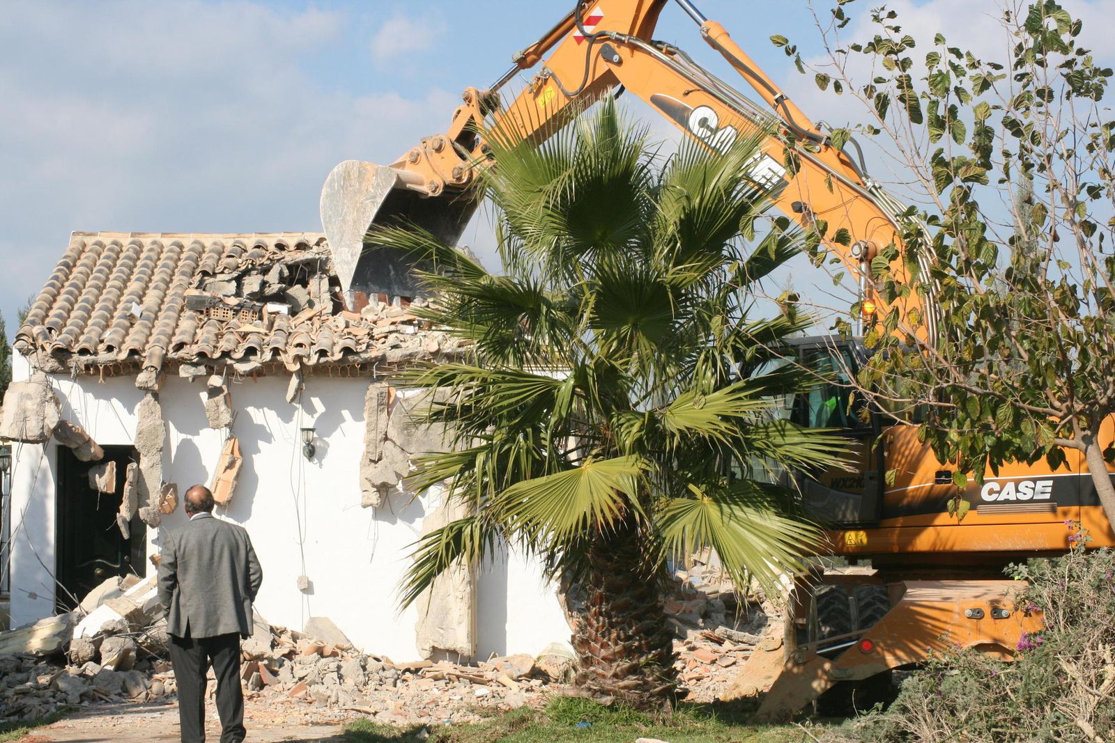 Una antigua demolición en  El Palmar.