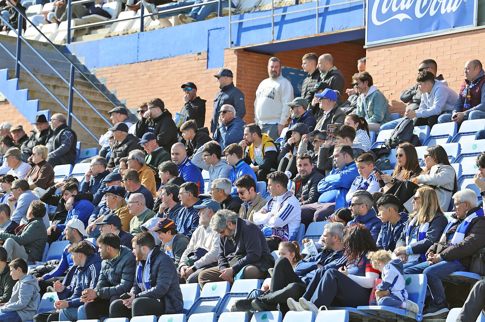 Búscate en las gradas del Nuevo Colombino en el Recre-Yeclano