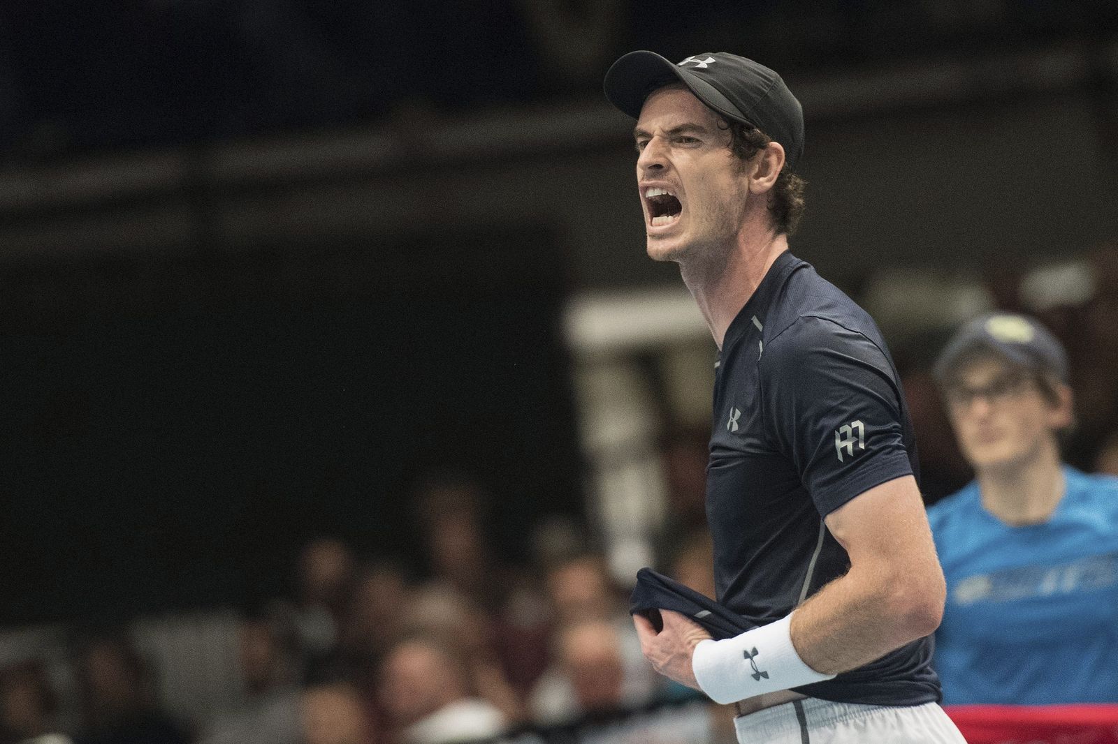 El tenista británico Andy Murray durante el partido contra el eslovaco Martin Klizan de primera ronda del Abierto de Viena. EFE/Christian Bruna