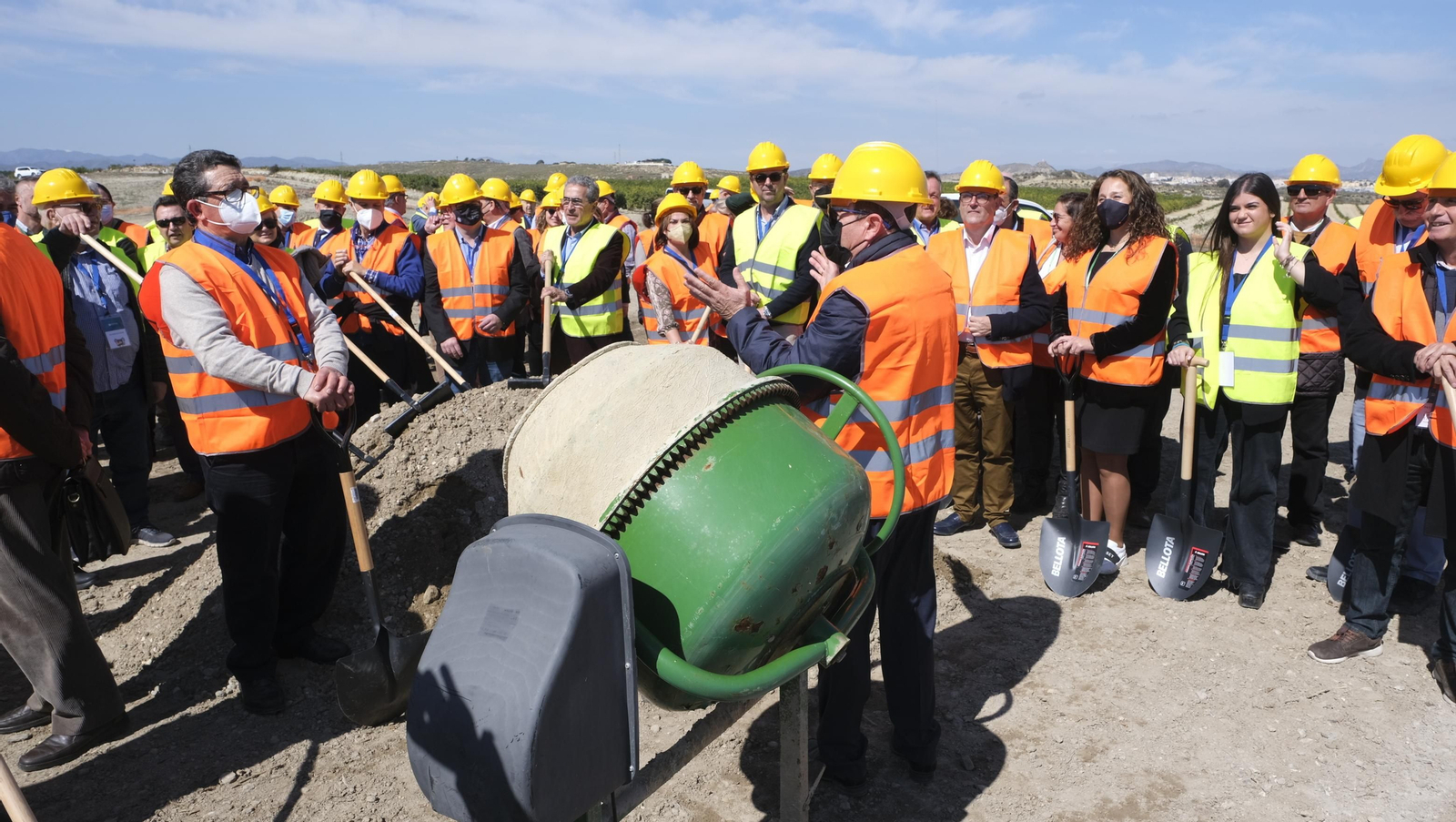 Fotogalería acto reivindicación del AVE en Vera. Almería